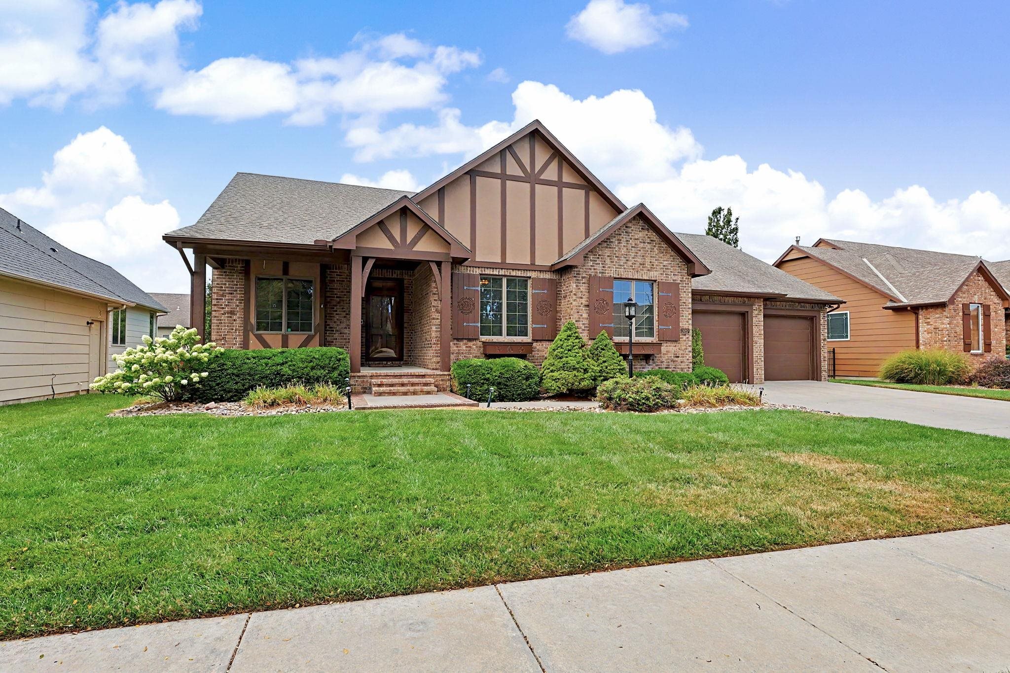 3227 N Grey Meadow Property Photo 1