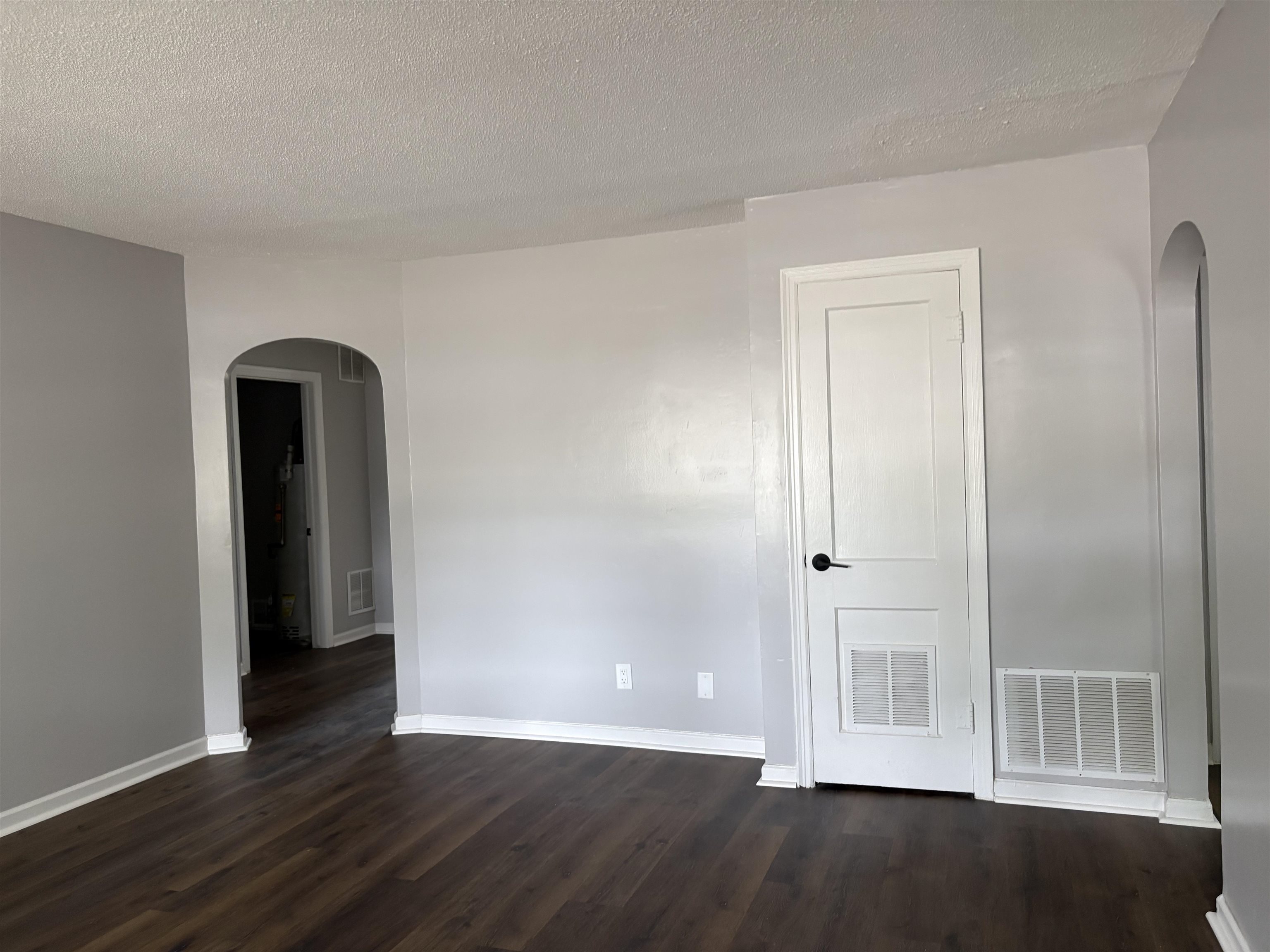 1712 S Erie Street Property Photo 4