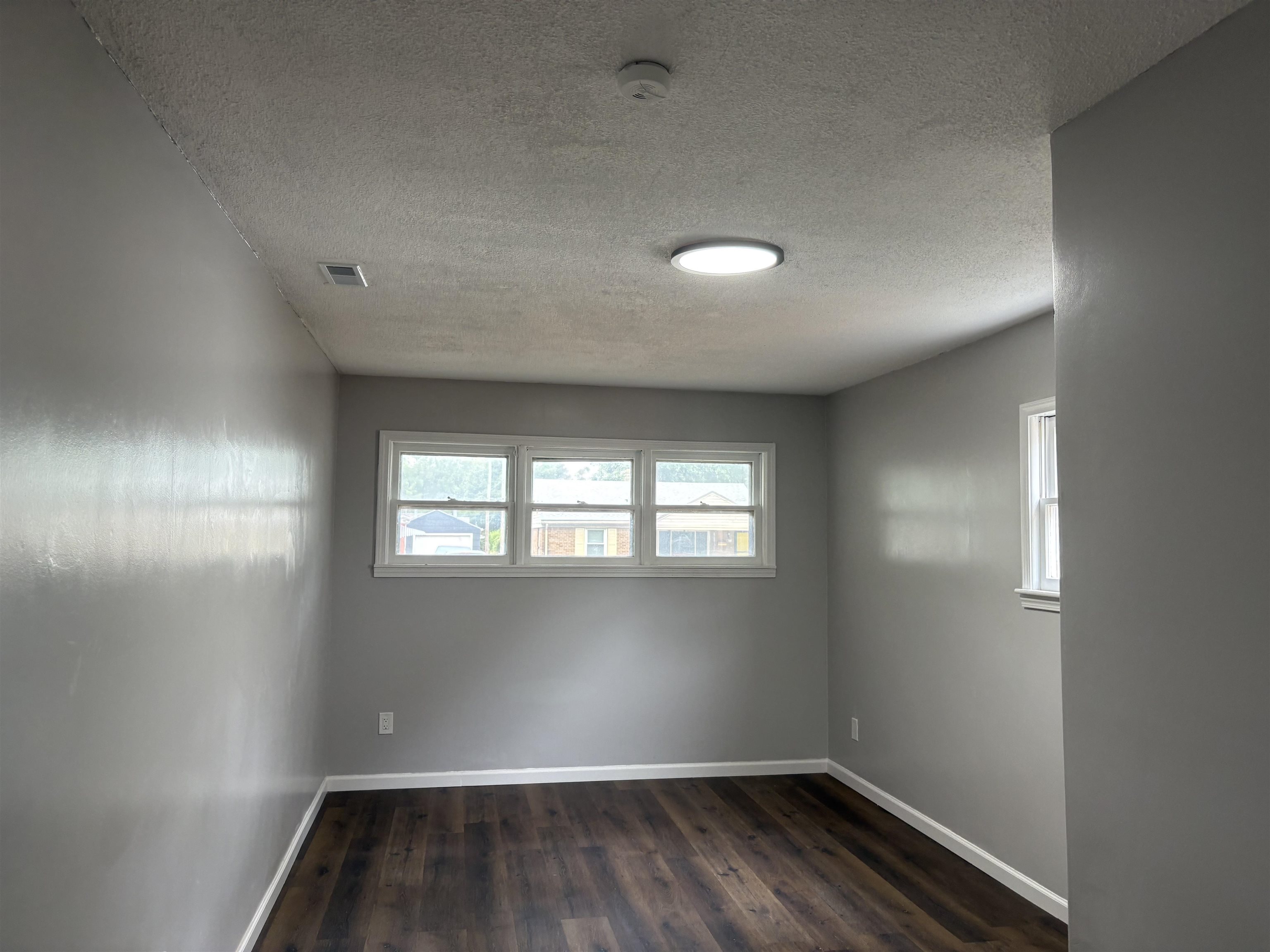 1712 S Erie Street Property Photo 7