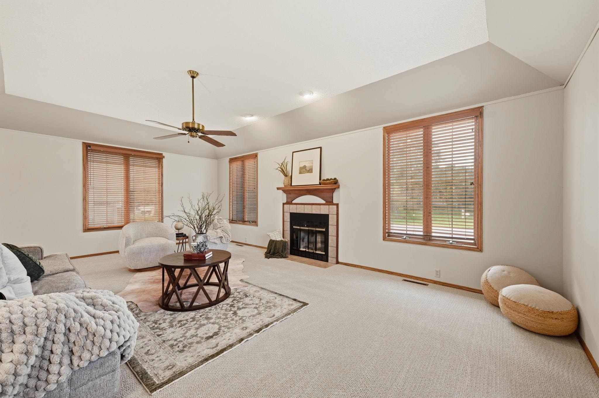 1418 E Kay St Property Photo 5