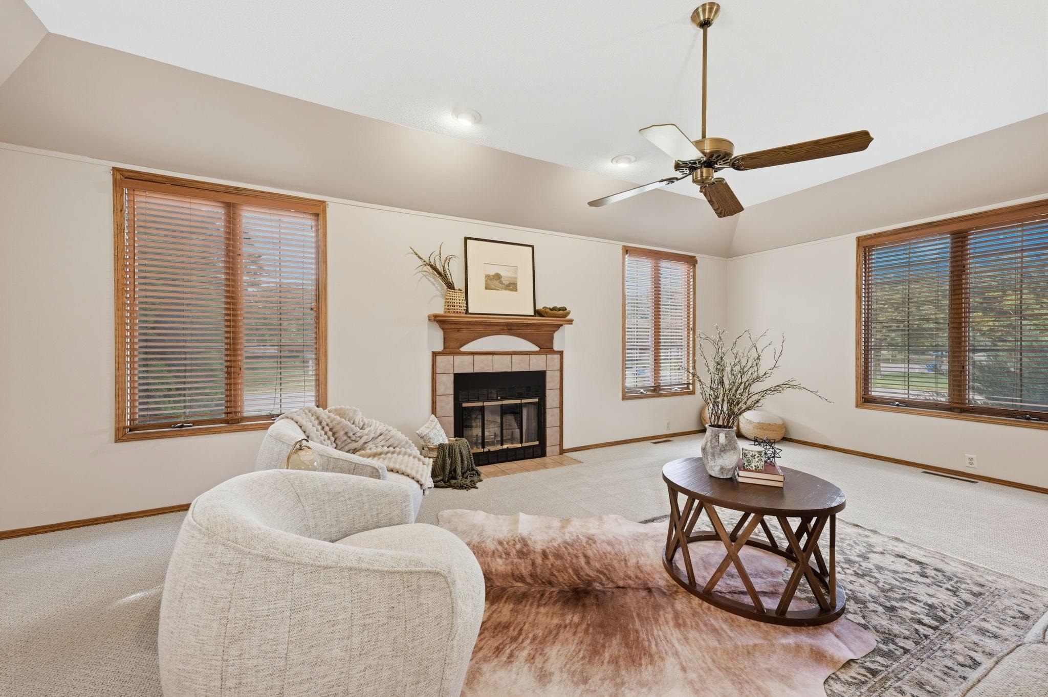 1418 E Kay St Property Photo 6