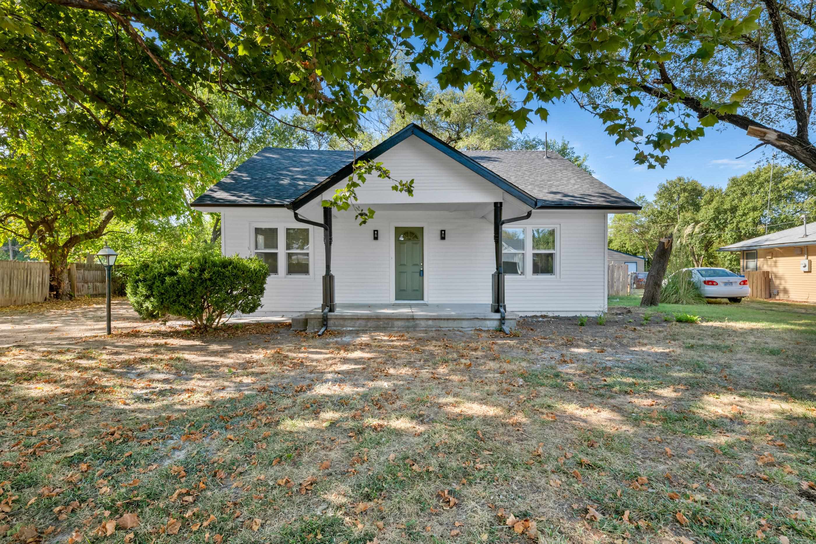 3321 W 9th St. N. Property Photo 1
