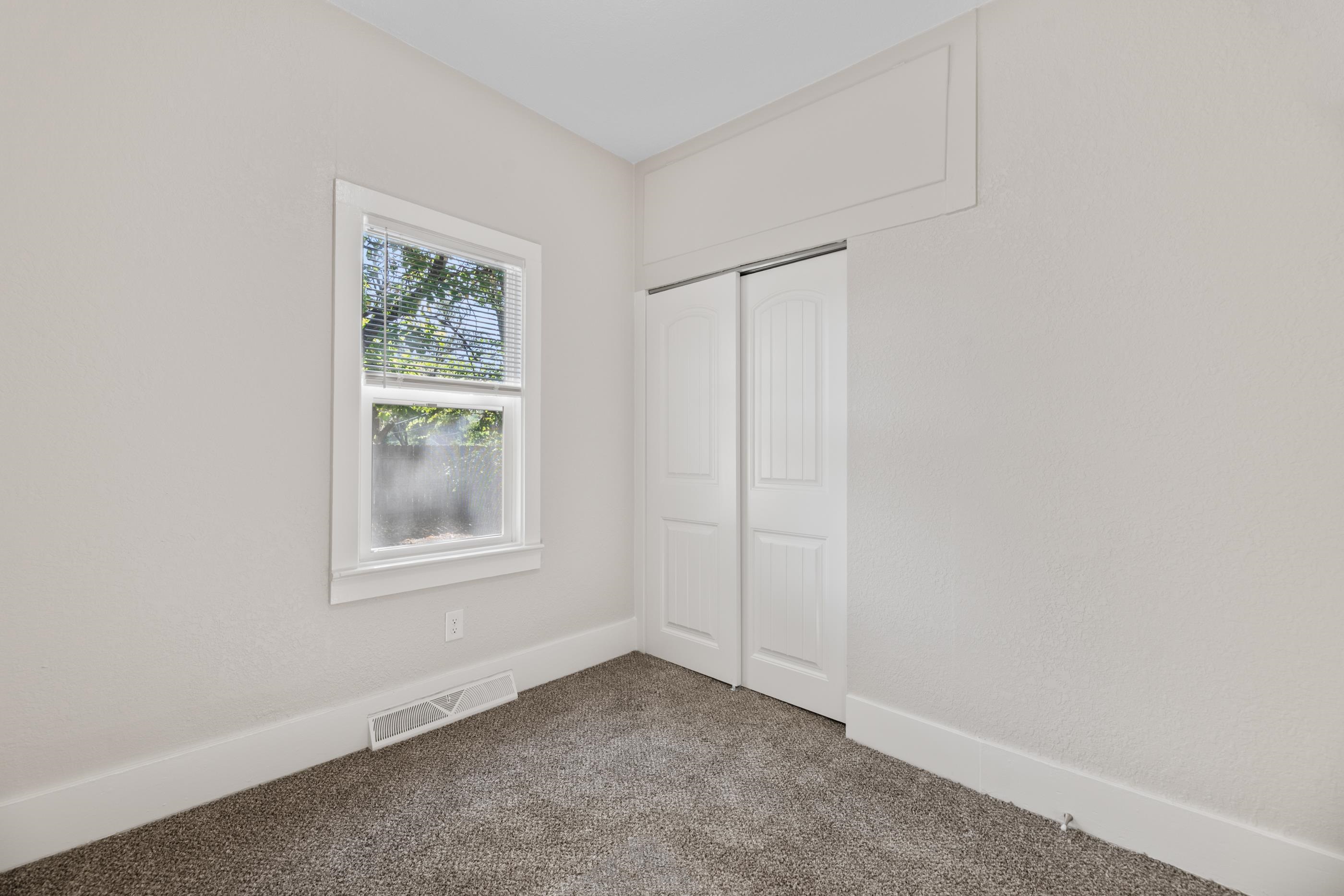 3321 W 9th St. N. Property Photo 25