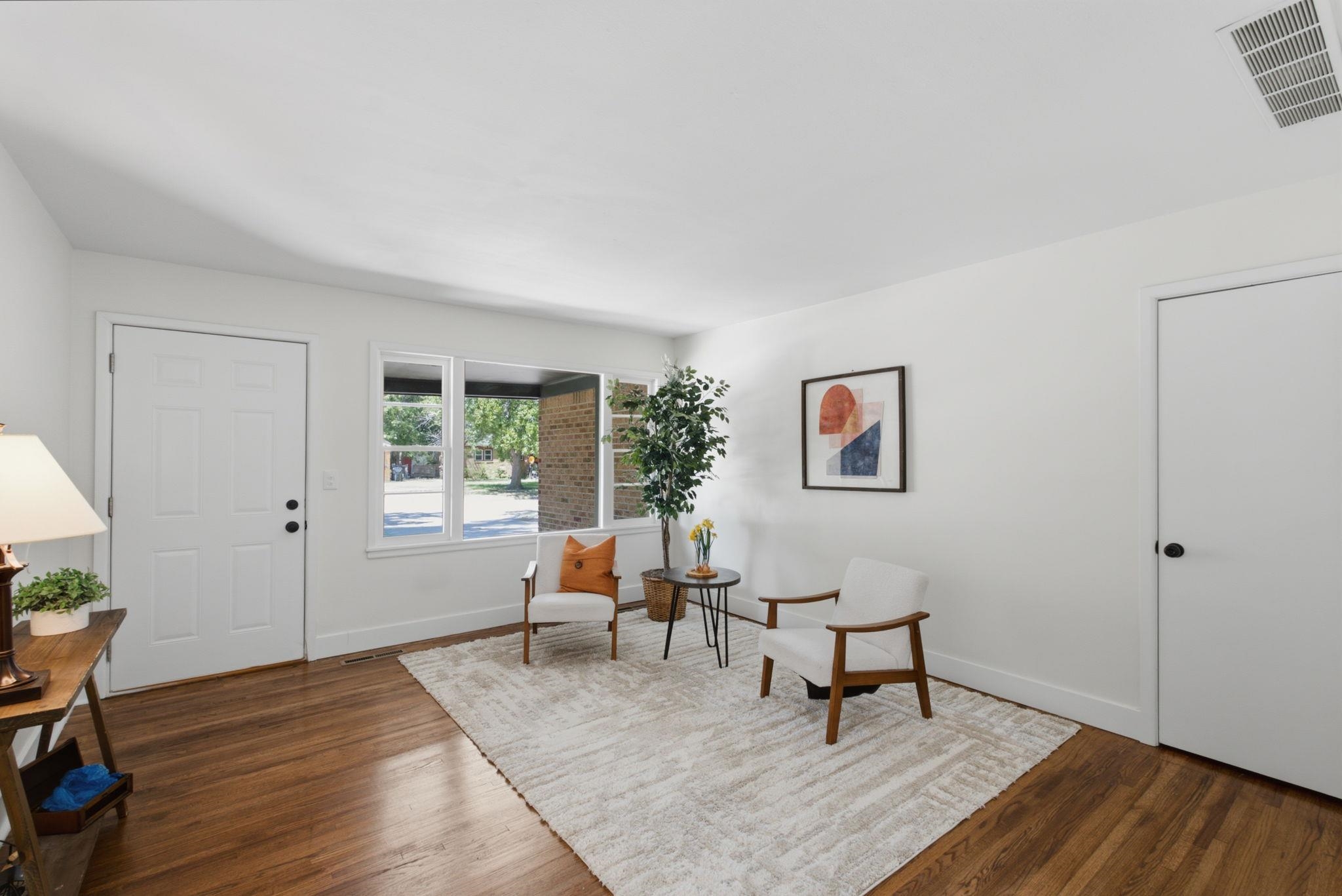 2902 S Washington Ave Property Photo 5
