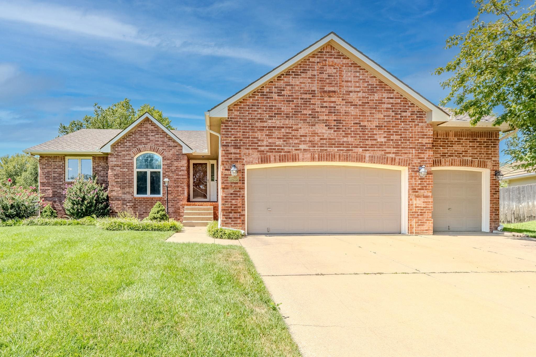 2413 N Watersedge Ct. Property Photo 1
