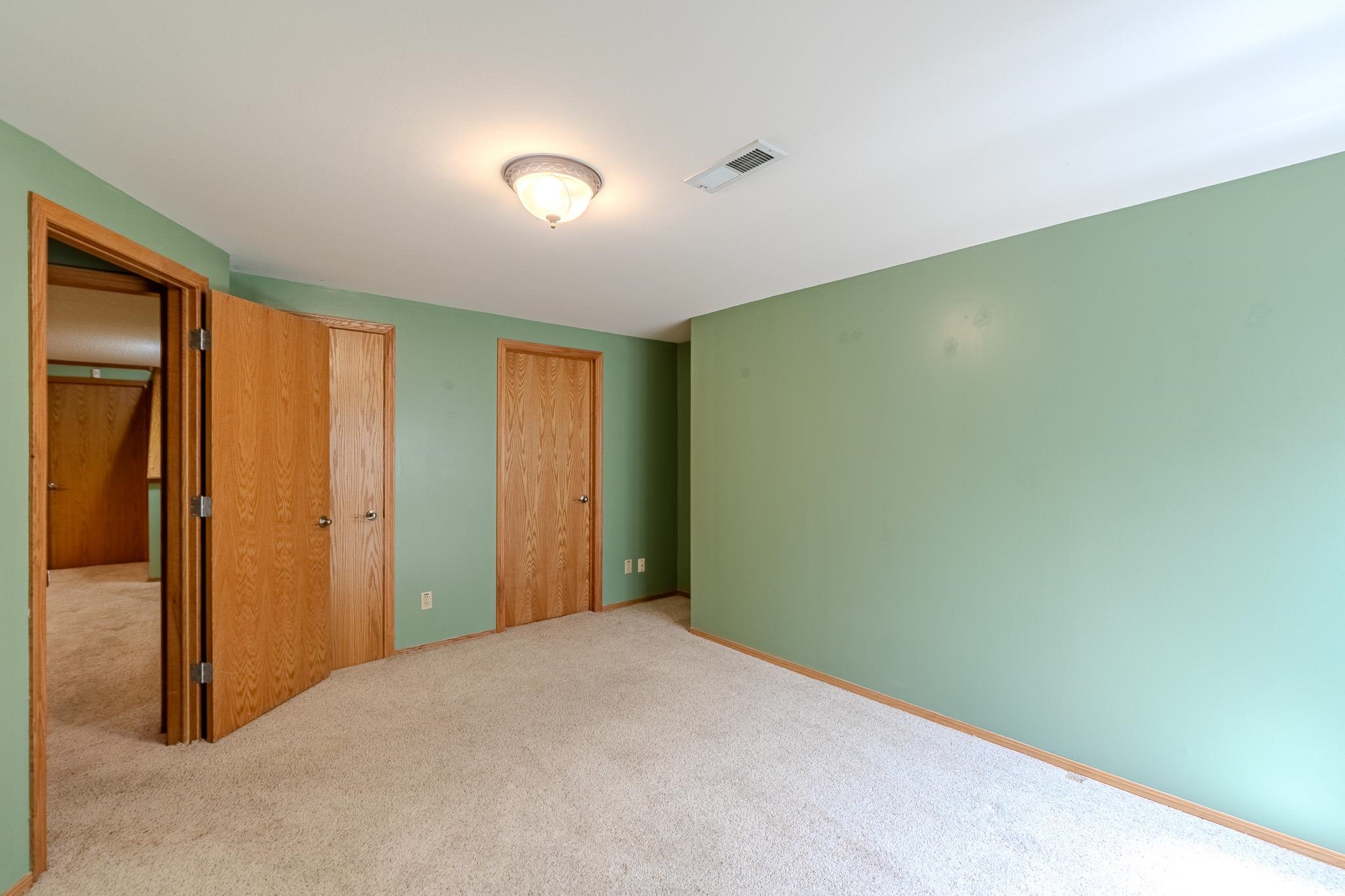 2413 N Watersedge Ct. Property Photo 21