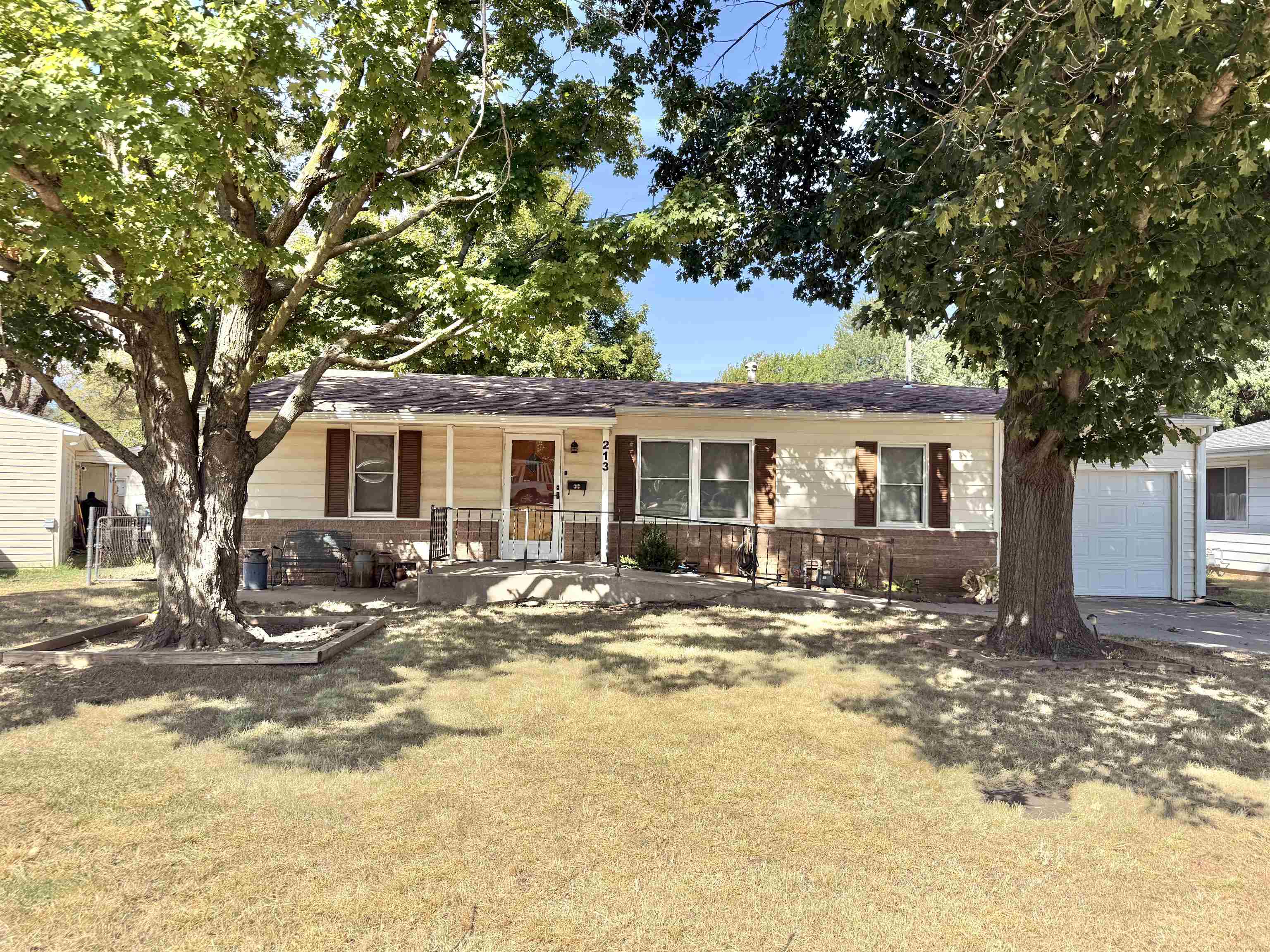 213 W Starlite Property Photo 2