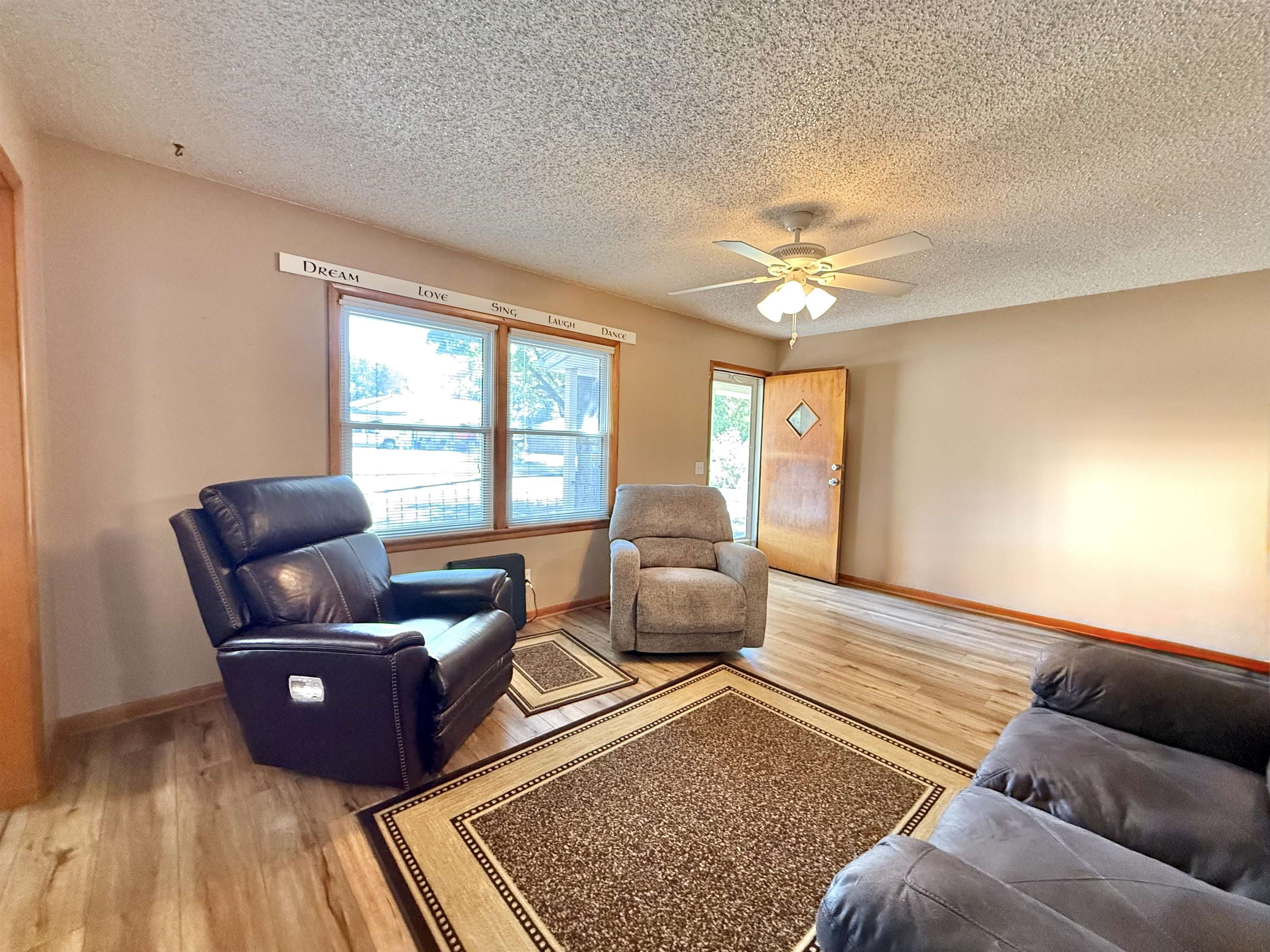 213 W Starlite Property Photo 4