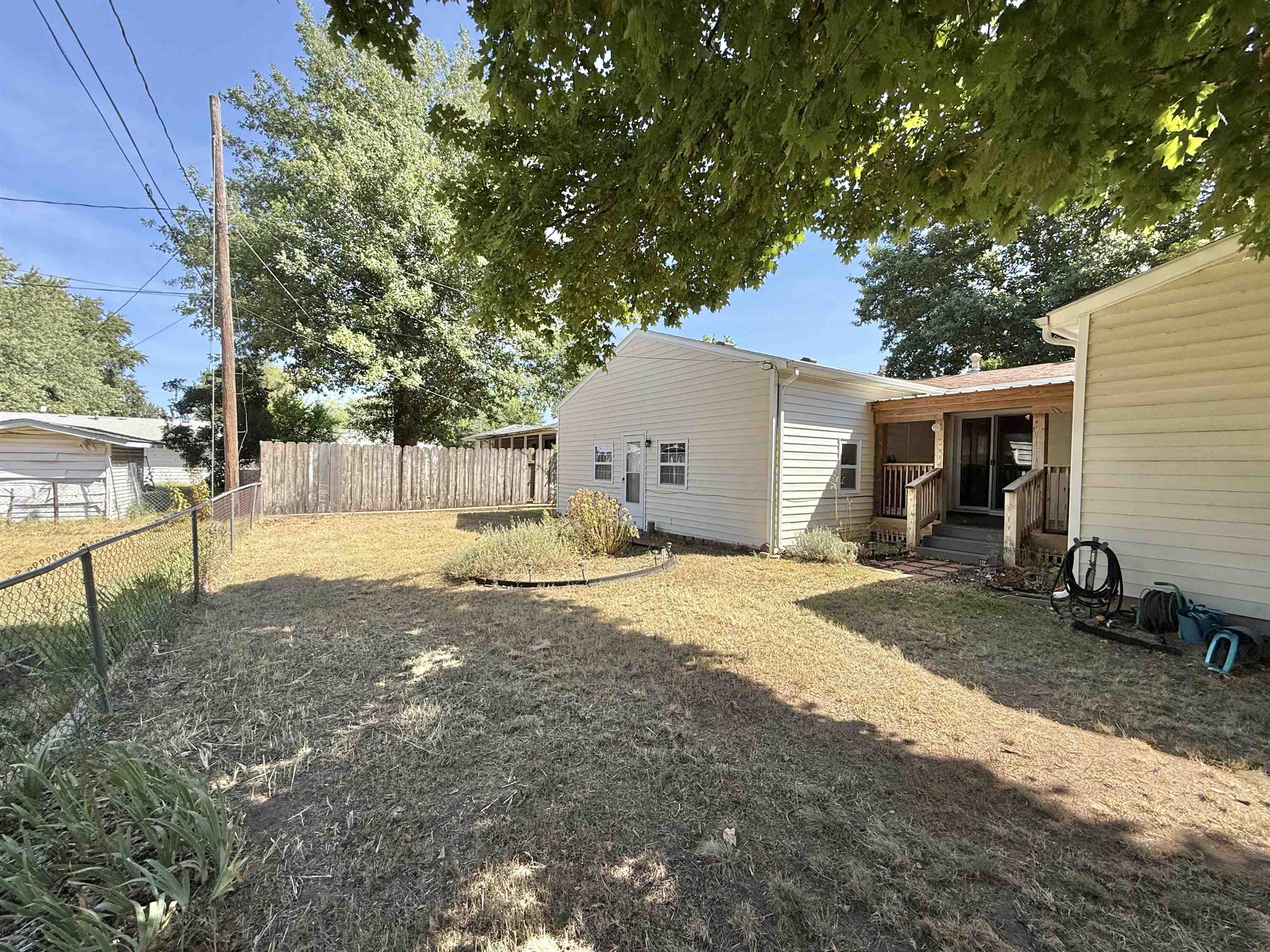 213 W Starlite Property Photo 36