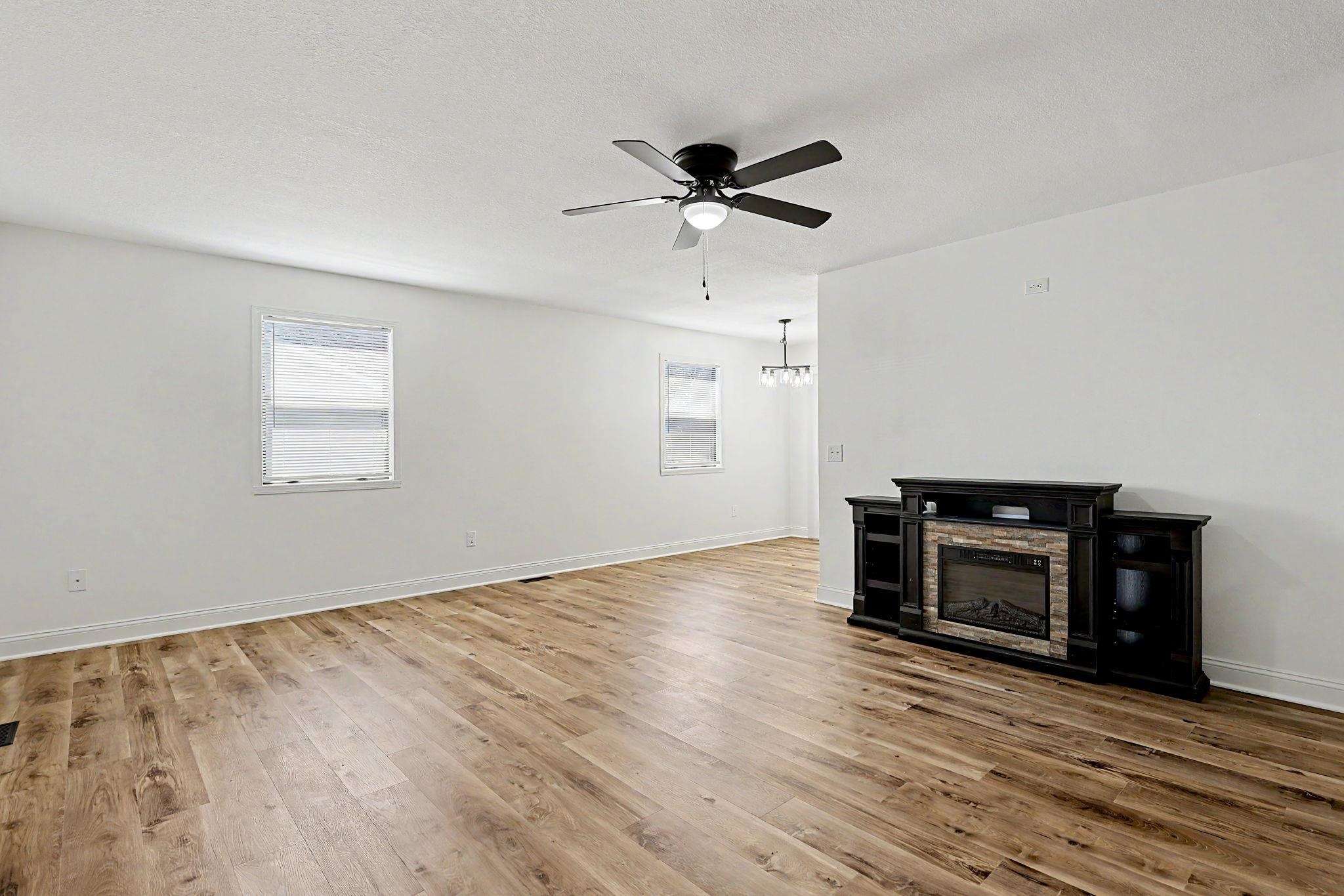 109 S Westview Property Photo 2