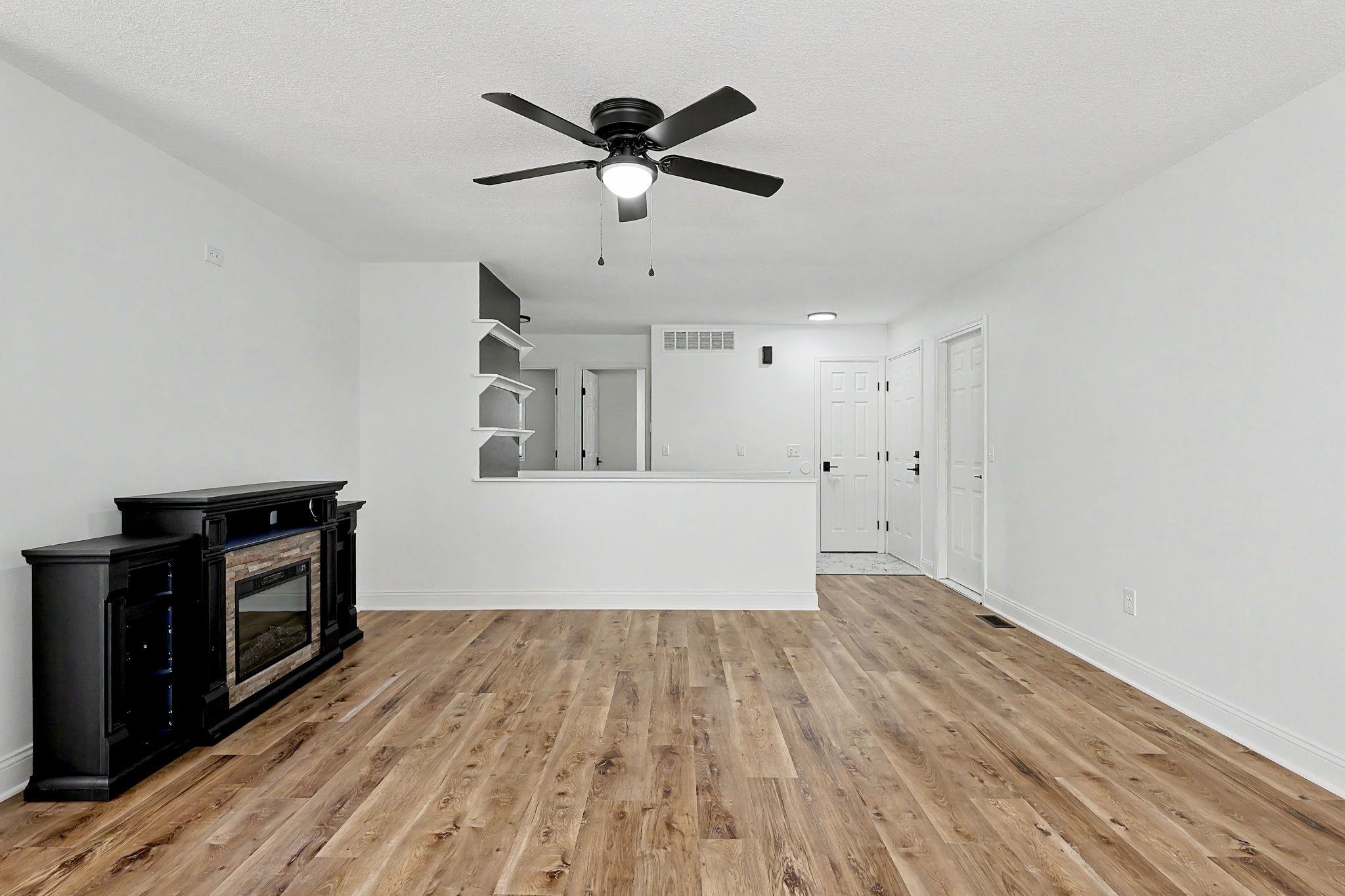 109 S Westview Property Photo 6