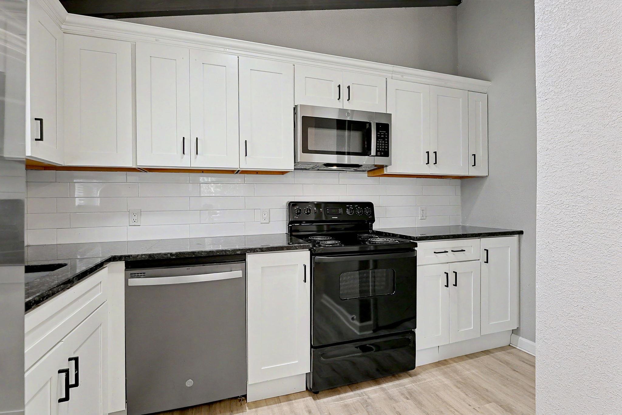 902 S Royal Rd Property Photo 9