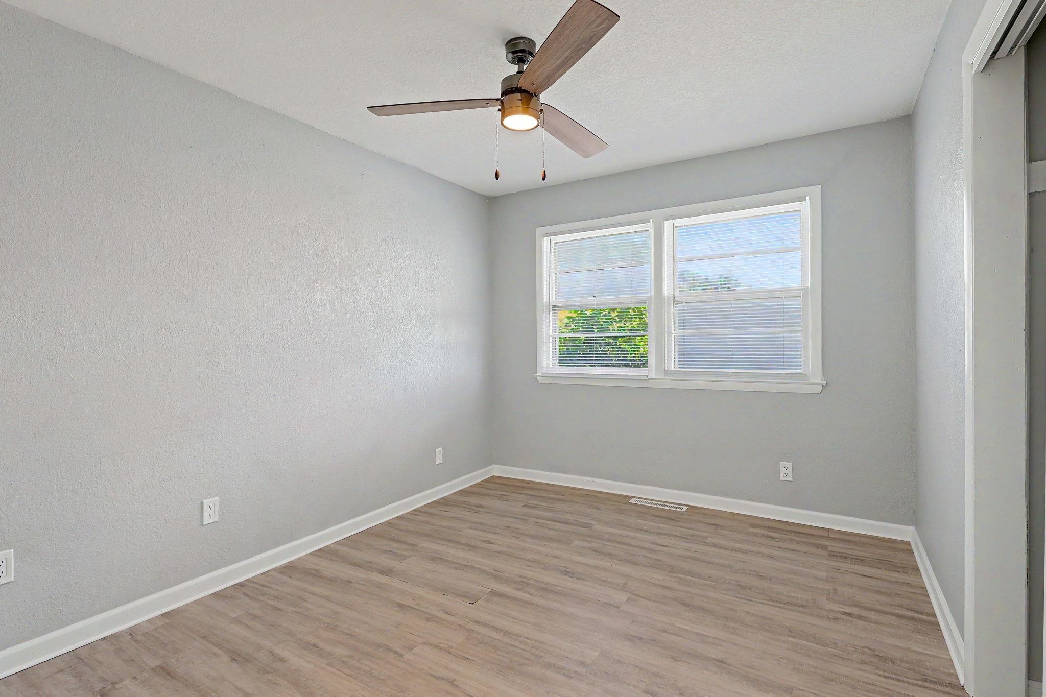 902 S Royal Rd Property Photo 11