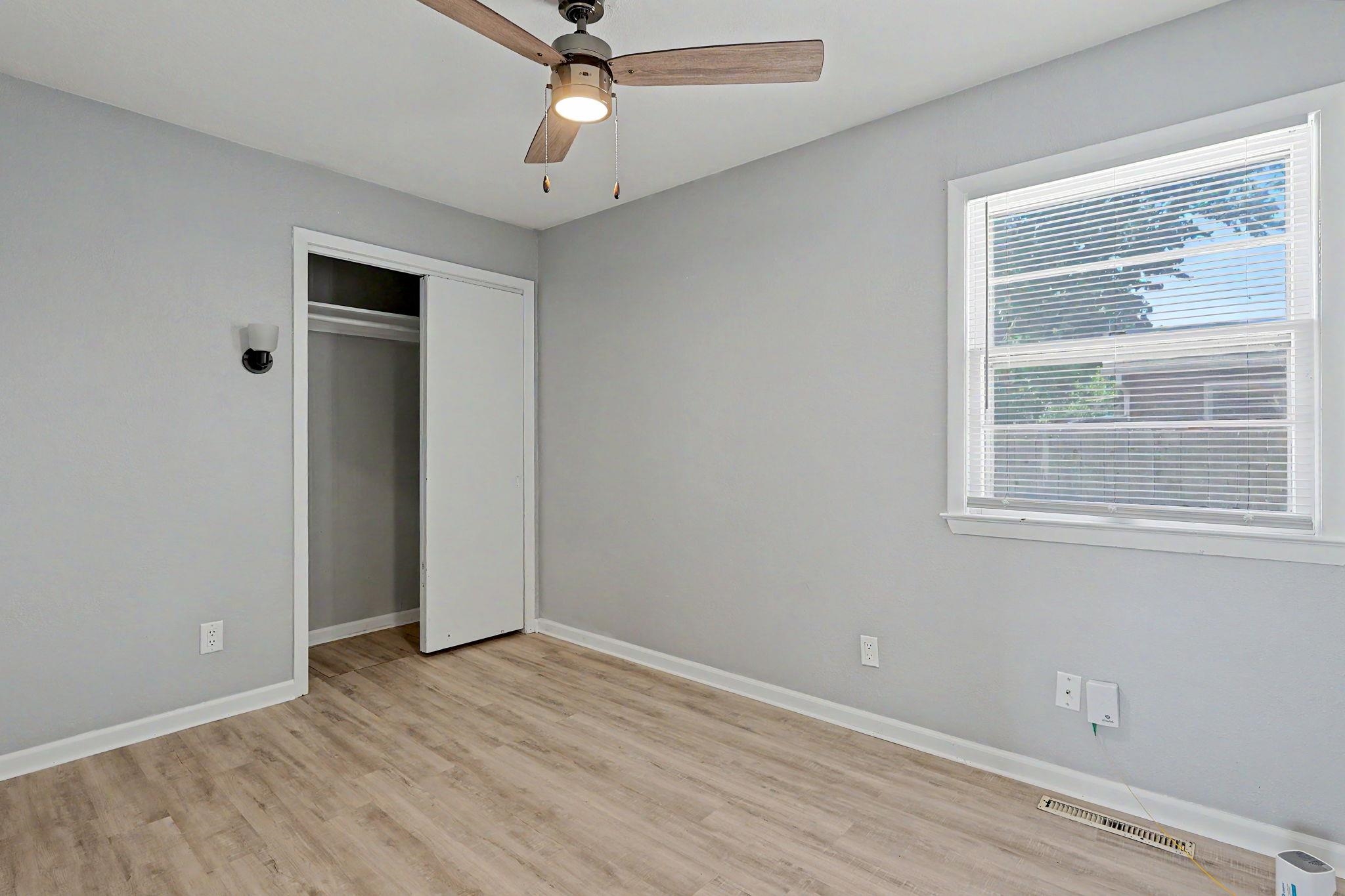 902 S Royal Rd Property Photo 14