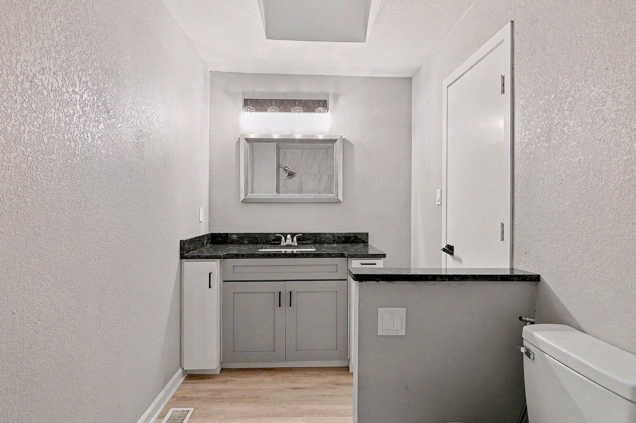 902 S Royal Rd Property Photo 17