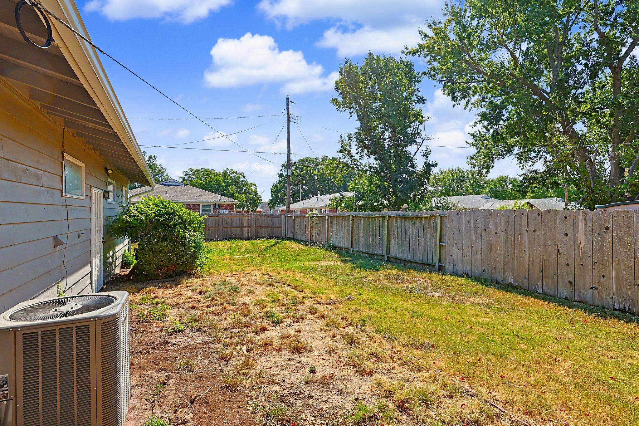 902 S Royal Rd Property Photo 20