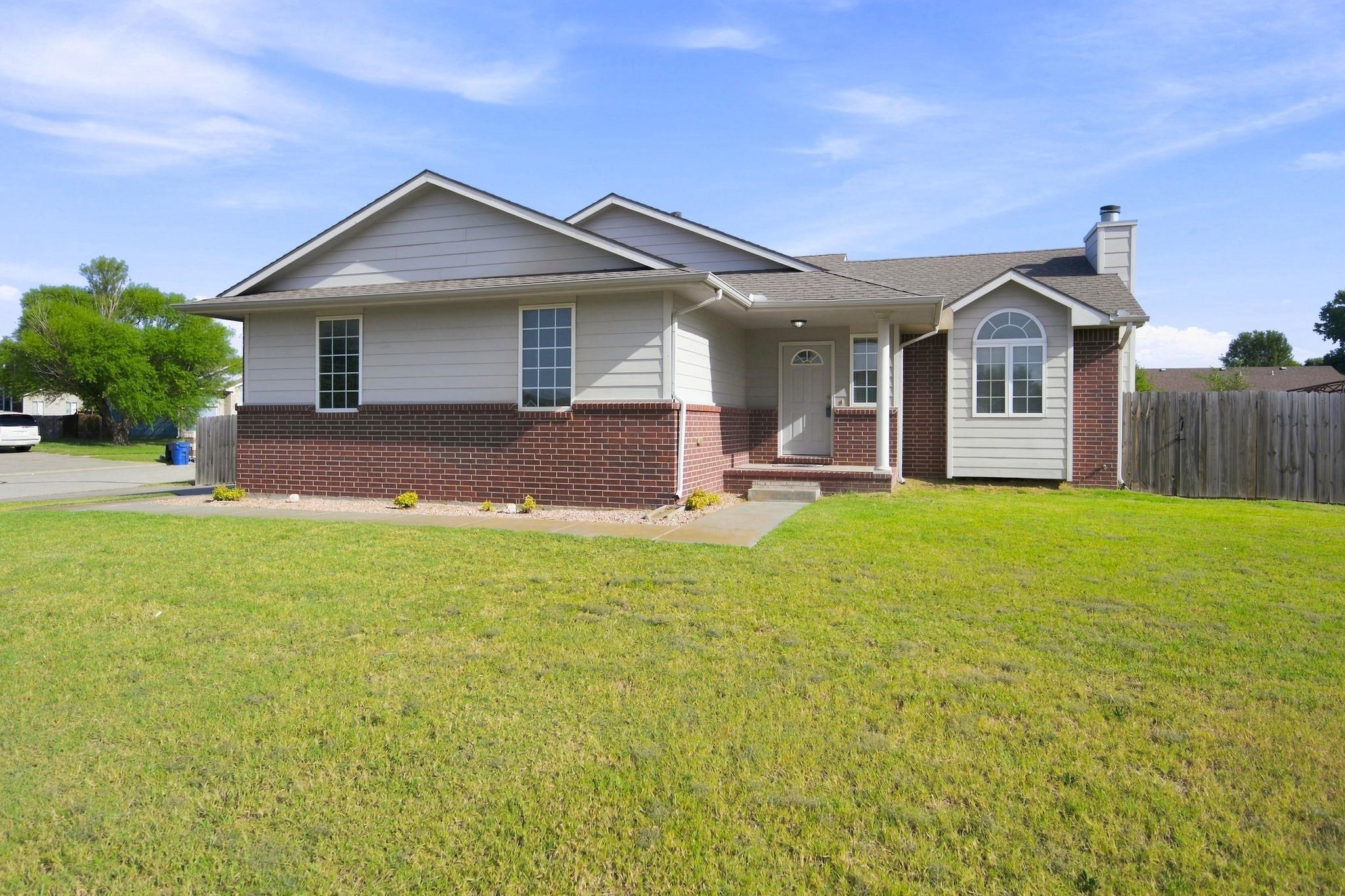 5402 S Victoria Ct. Property Photo 1