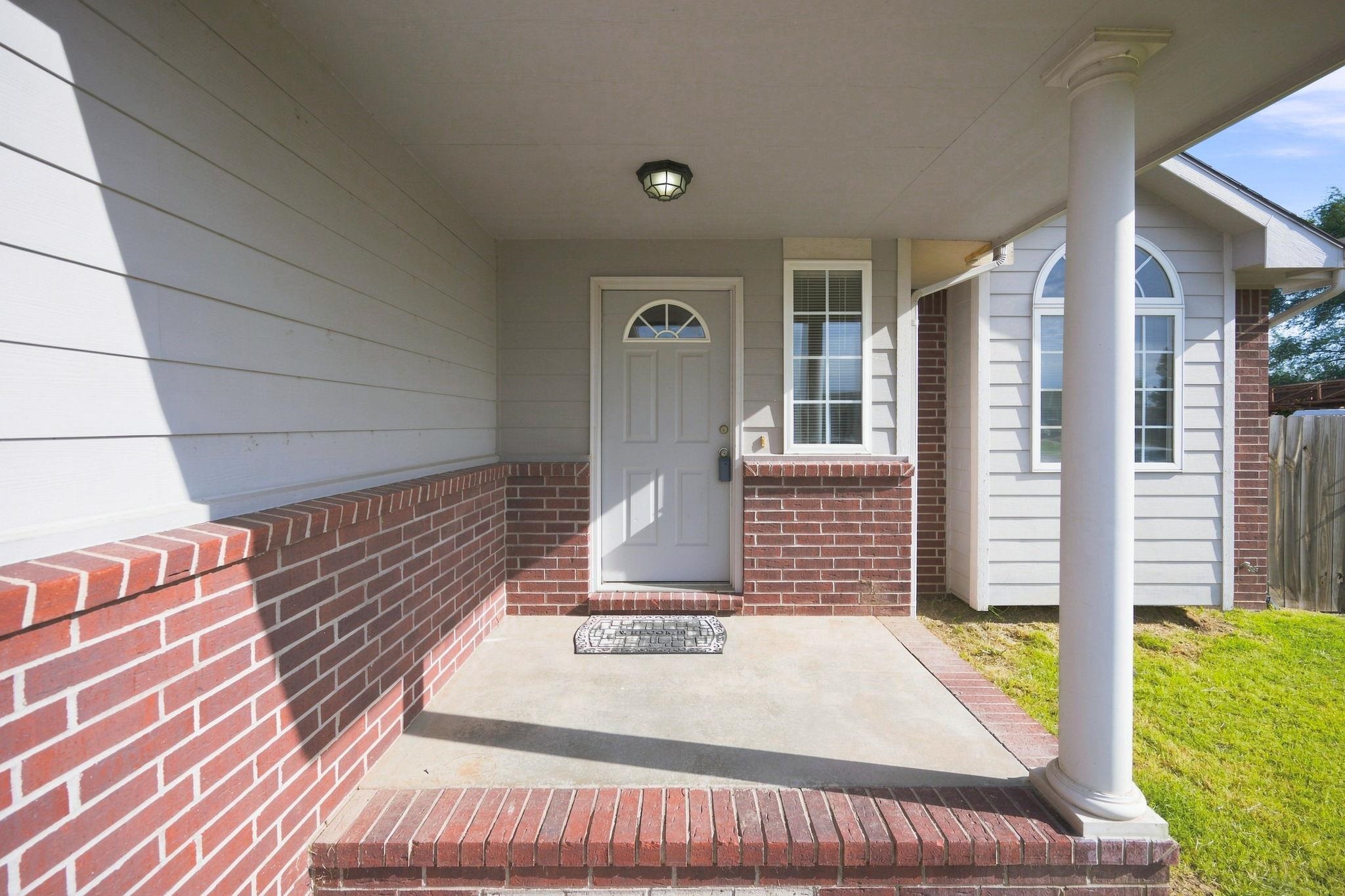 5402 S Victoria Ct. Property Photo 3