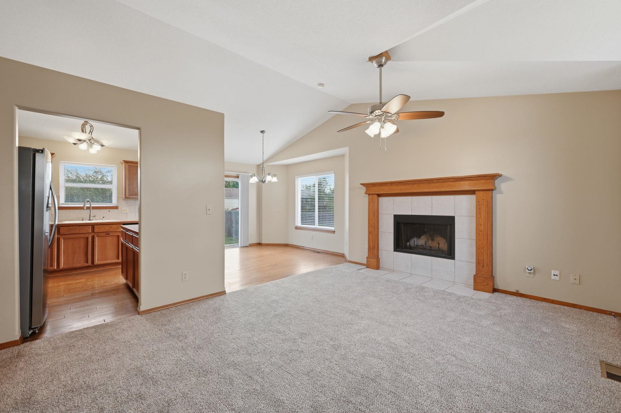 5402 S Victoria Ct. Property Photo 4
