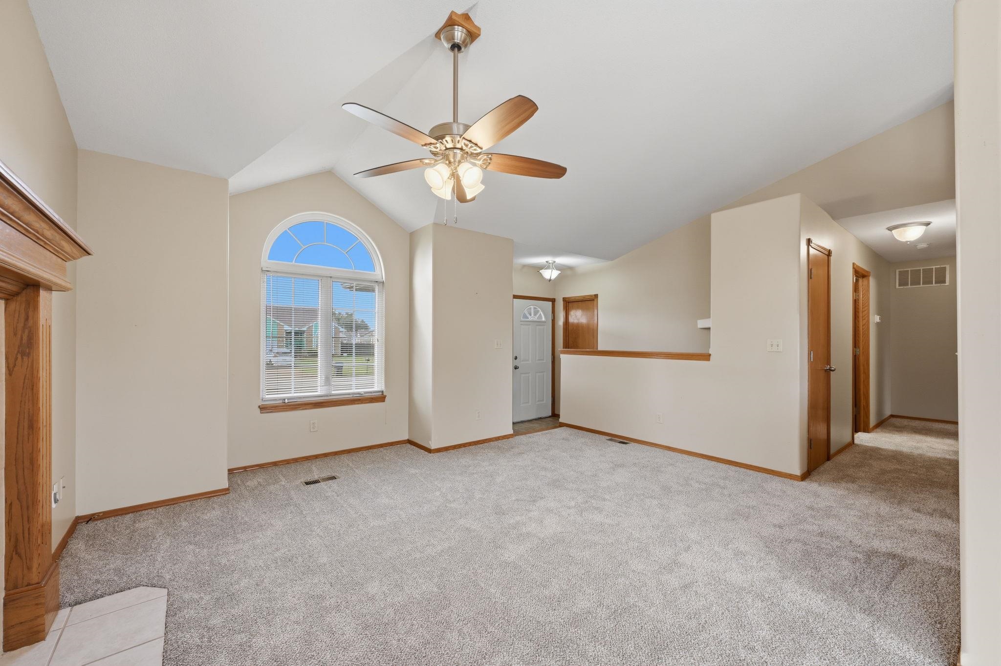 5402 S Victoria Ct. Property Photo 6