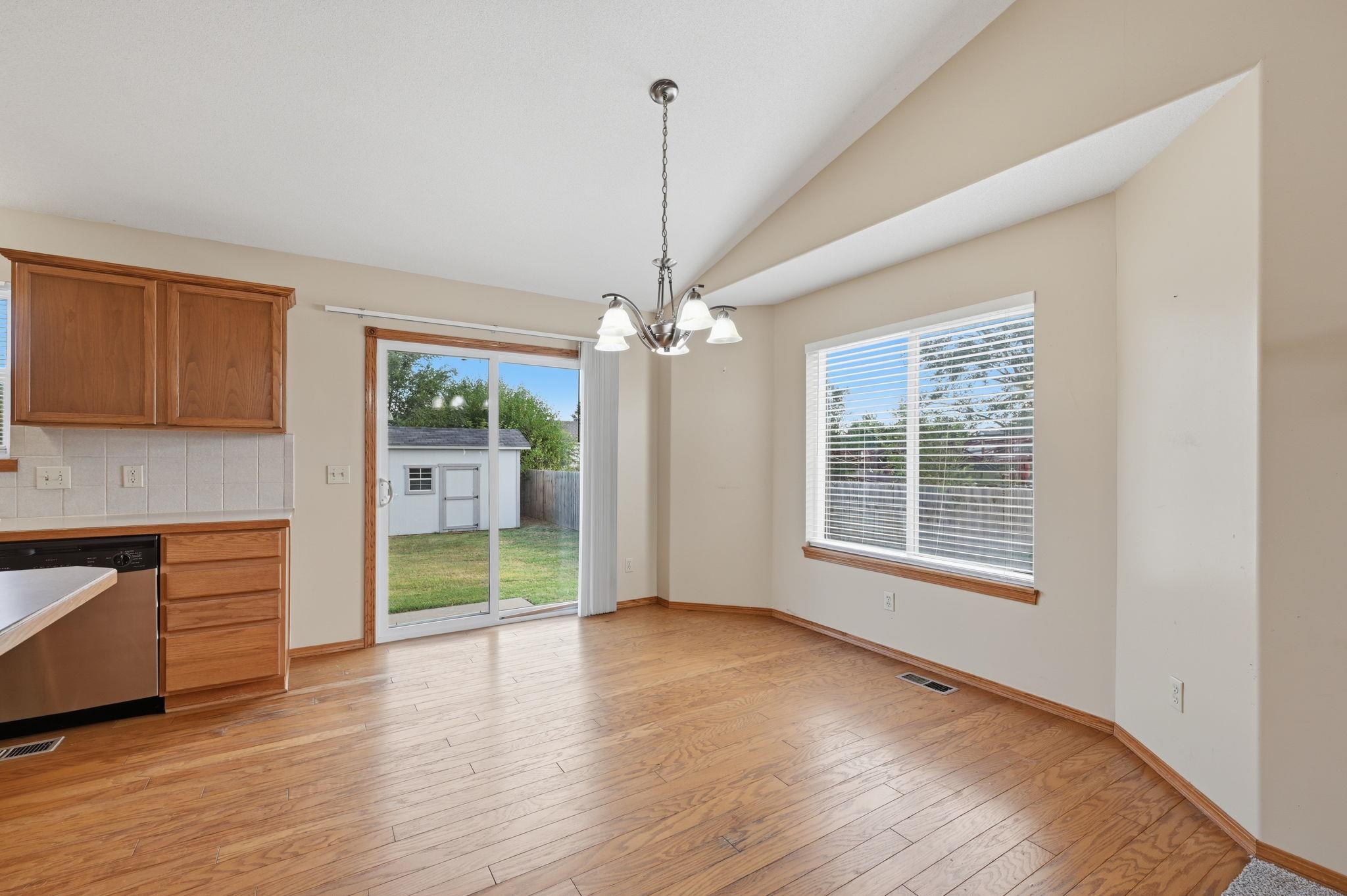 5402 S Victoria Ct. Property Photo 7