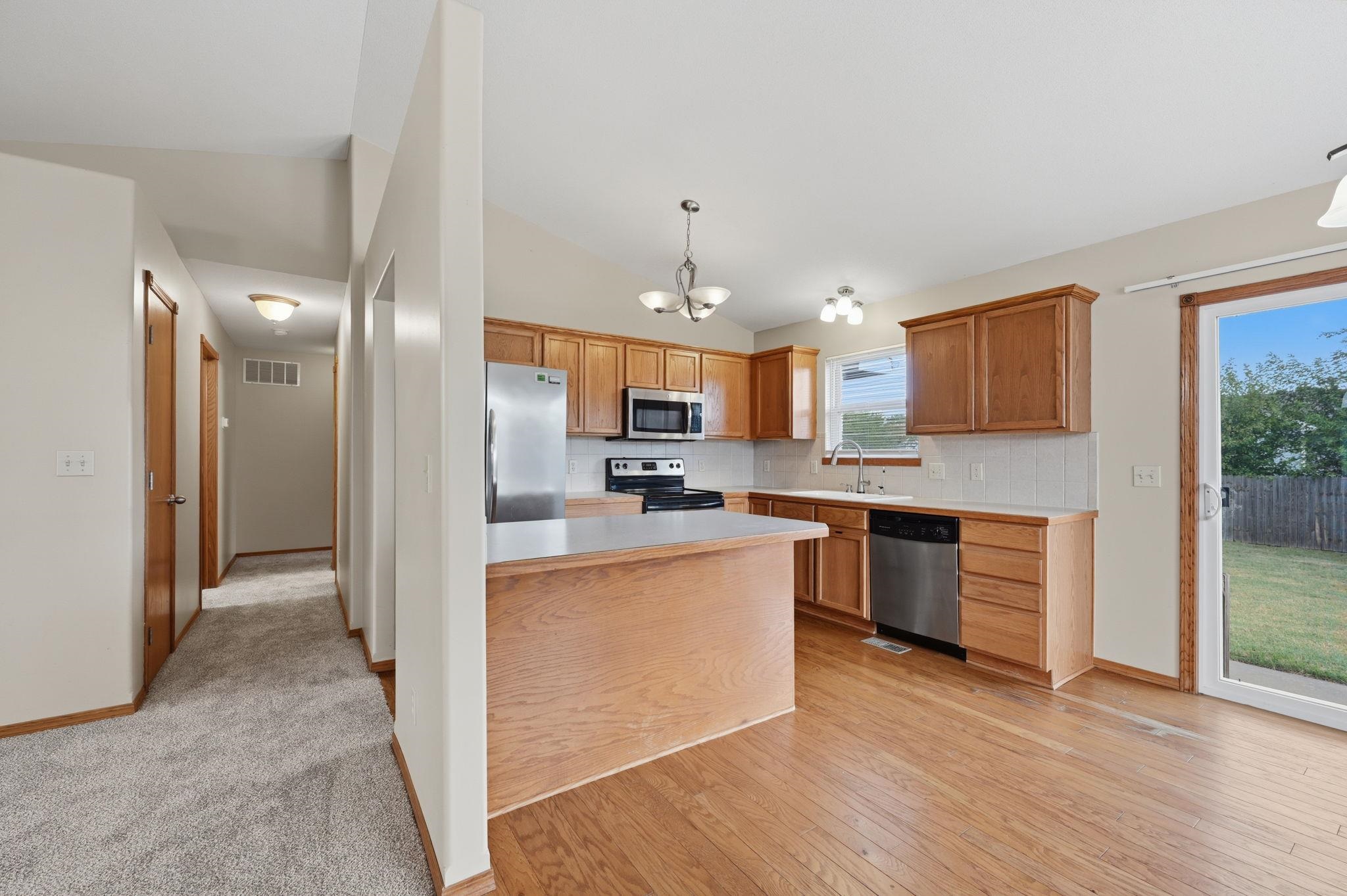5402 S Victoria Ct. Property Photo 8