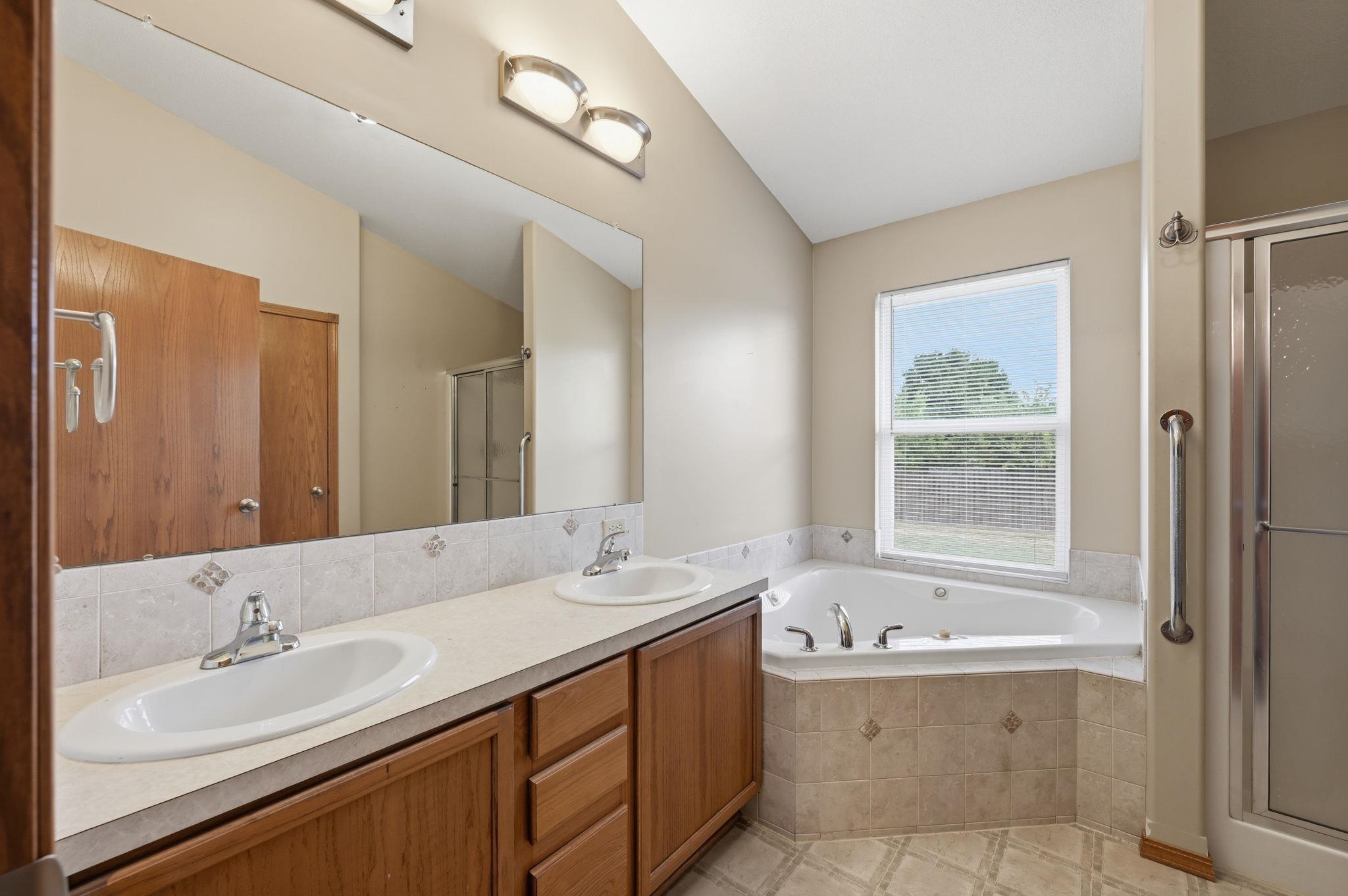 5402 S Victoria Ct. Property Photo 15