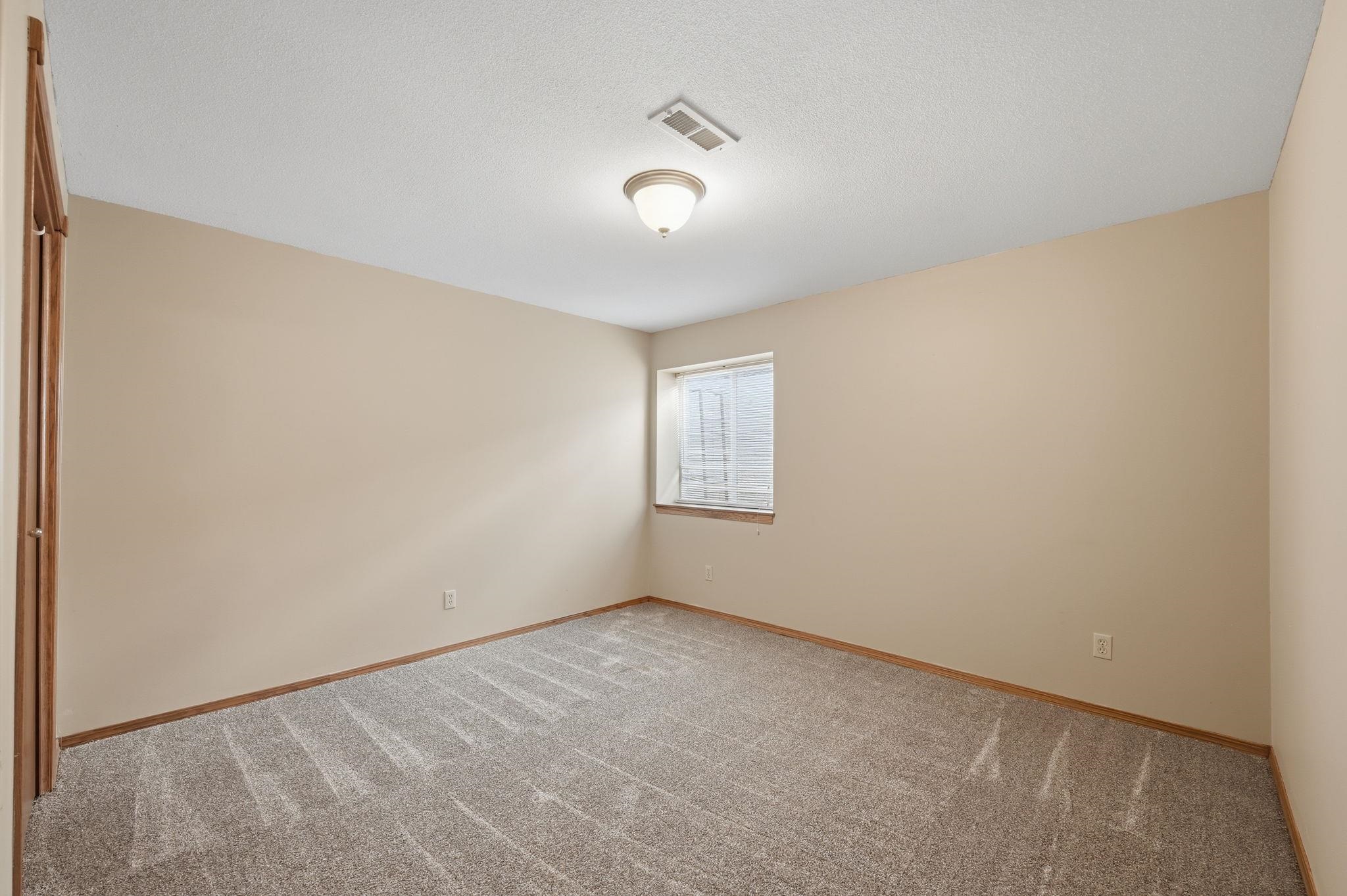 5402 S Victoria Ct. Property Photo 25