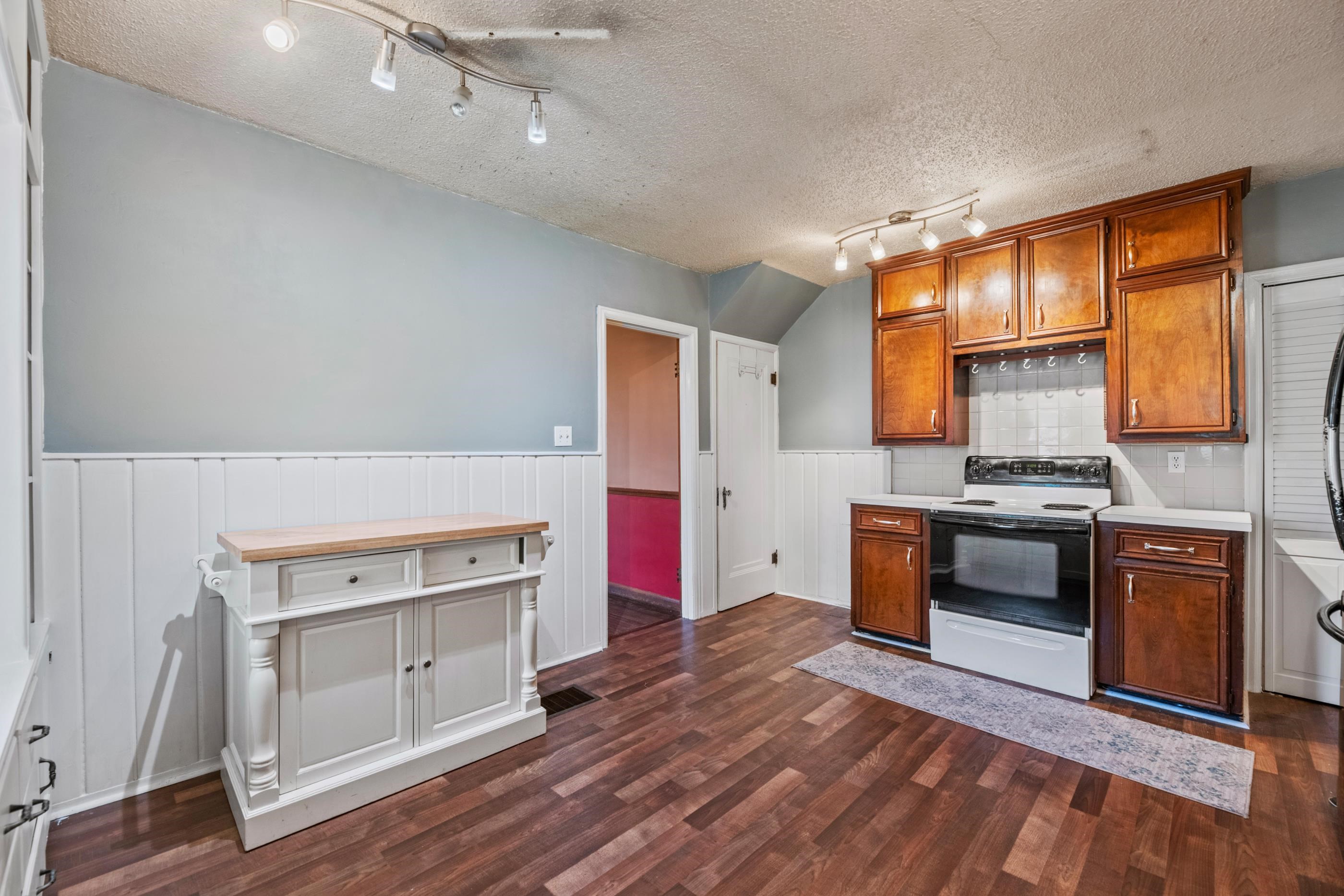229 N Battin Property Photo 12