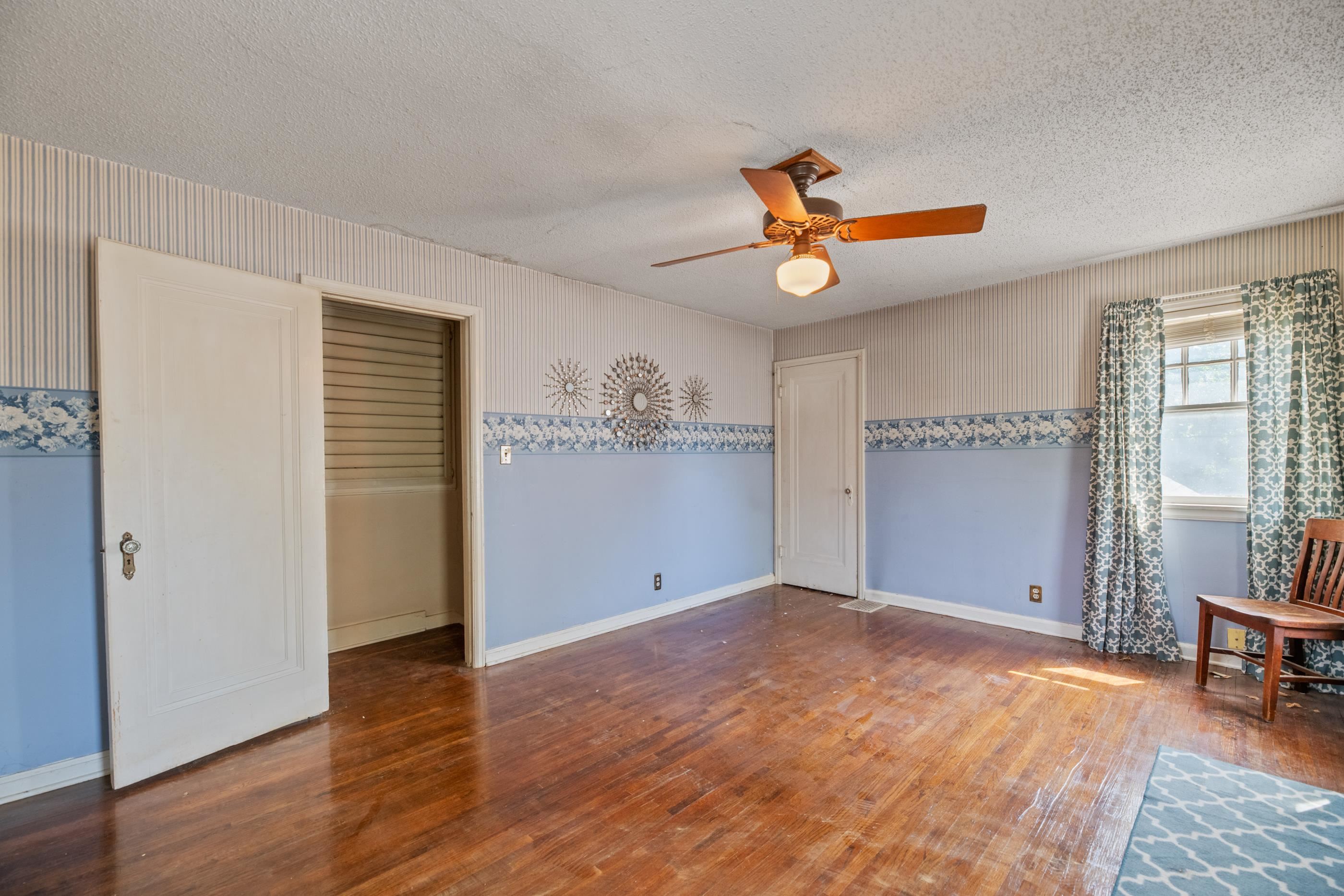 229 N Battin Property Photo 23