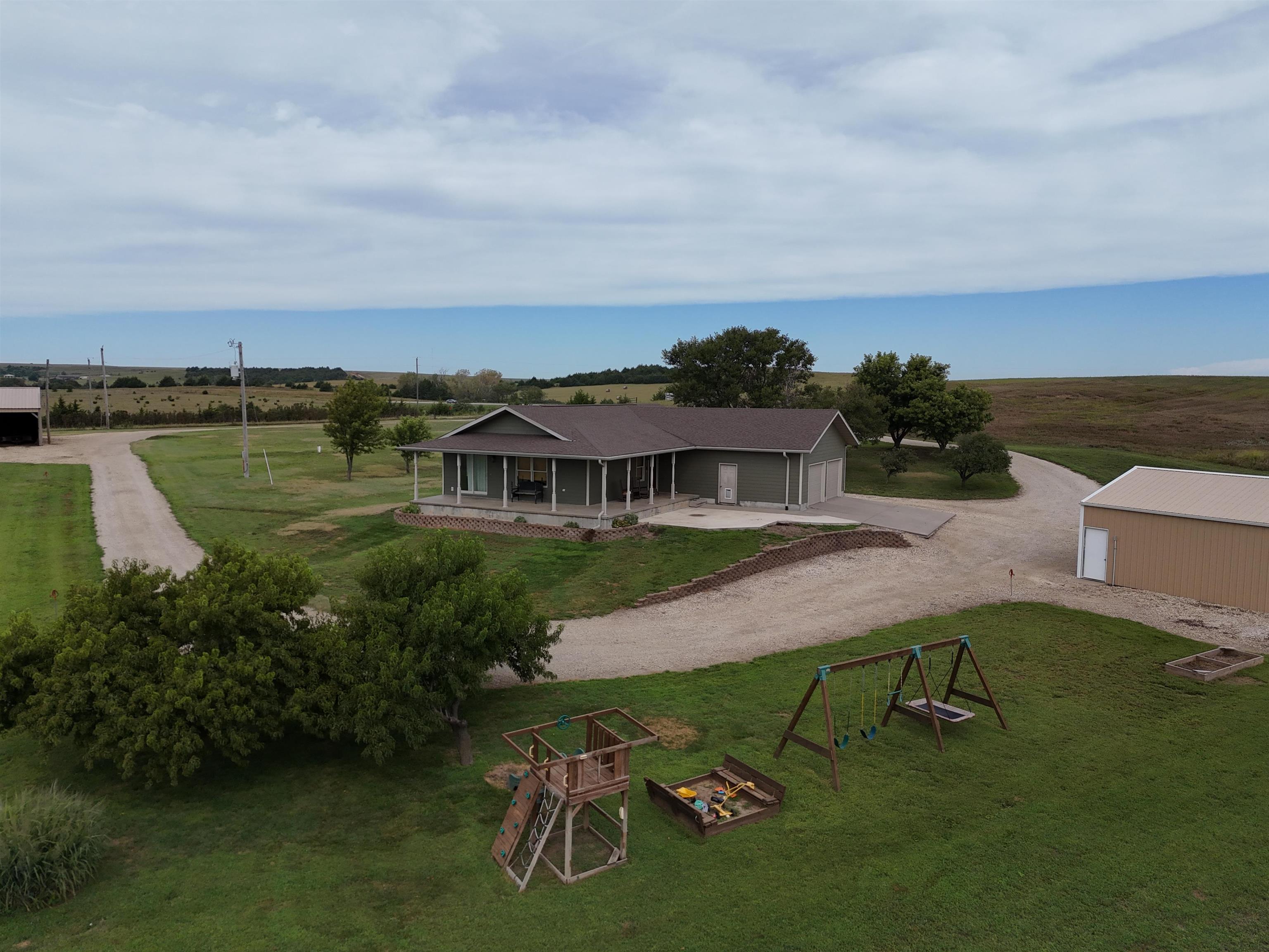 482 N 290th Property Photo 4