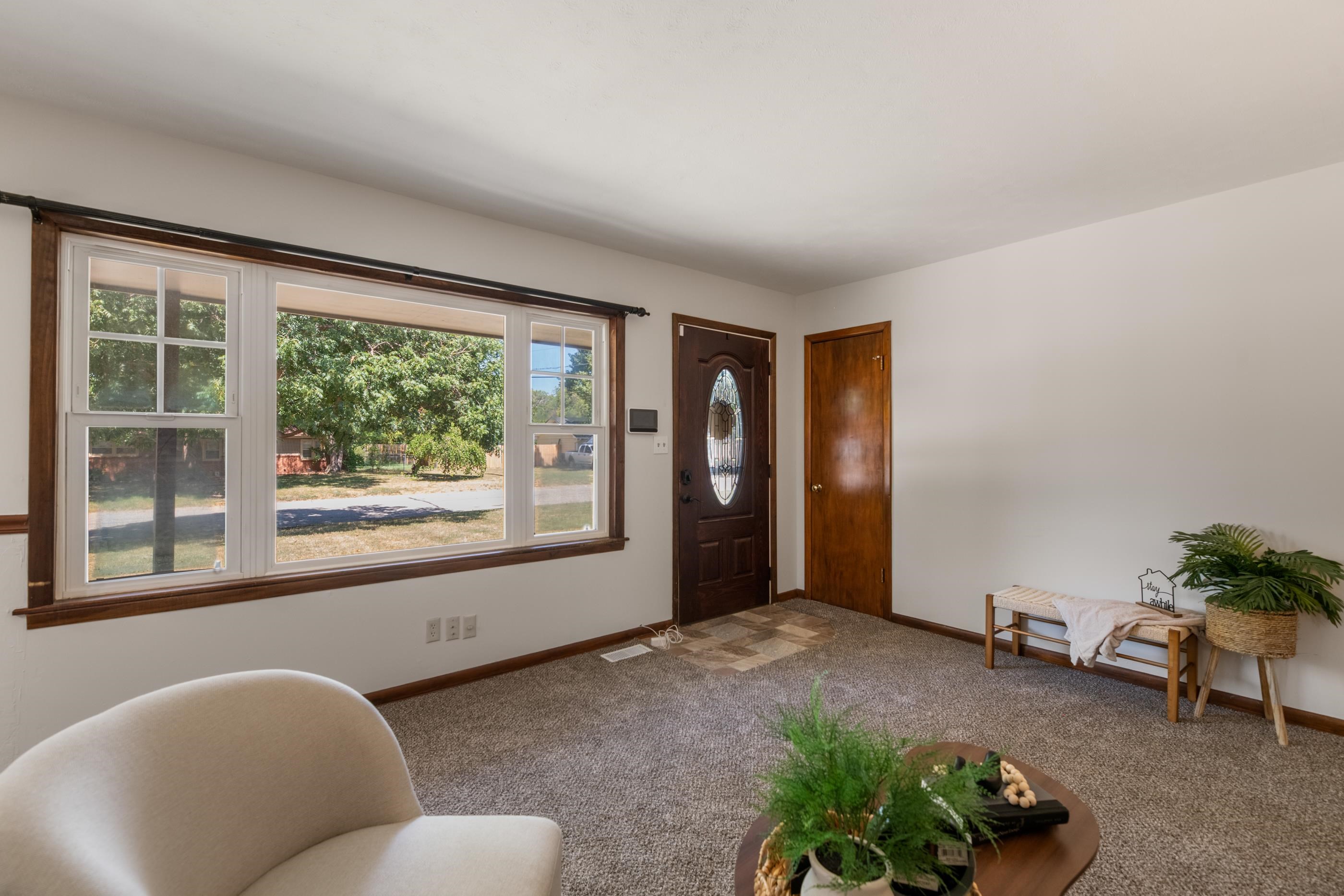 1011 W Lockwood St. Property Photo 6