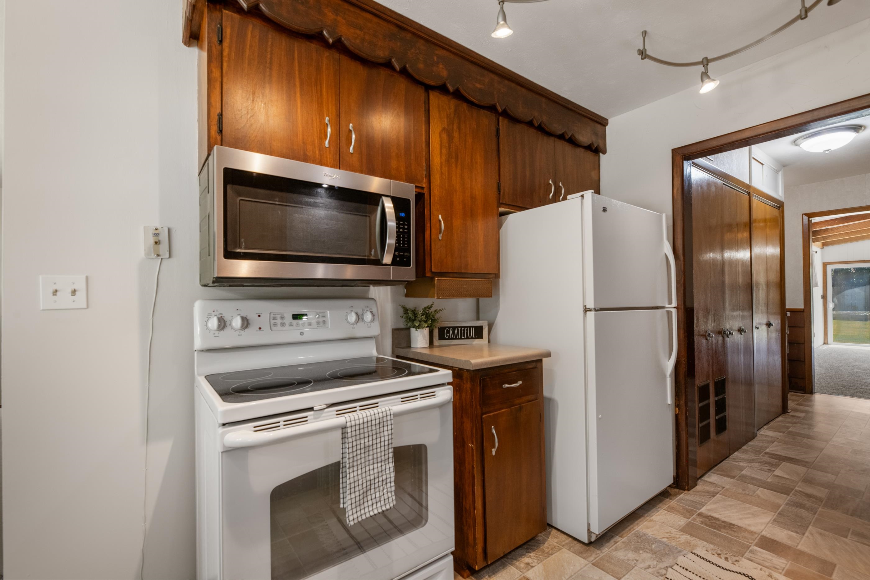1011 W Lockwood St. Property Photo 11