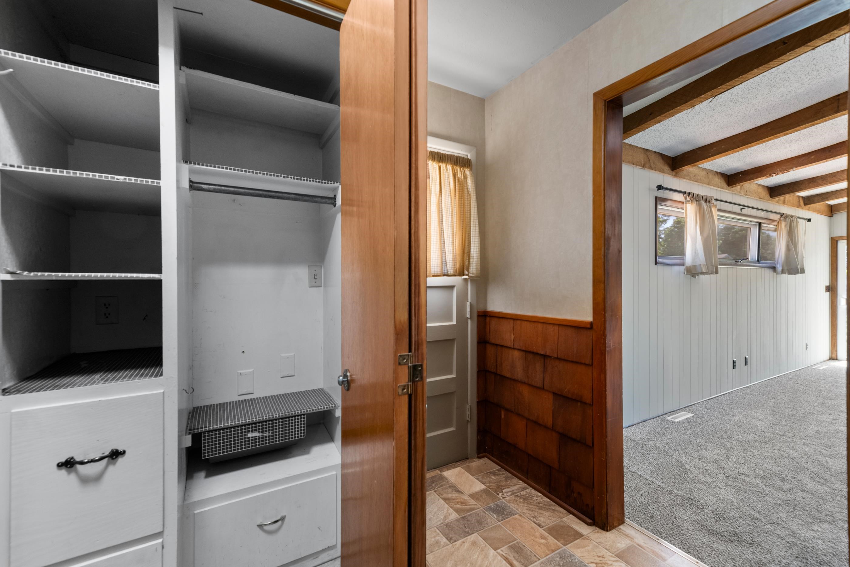 1011 W Lockwood St. Property Photo 17