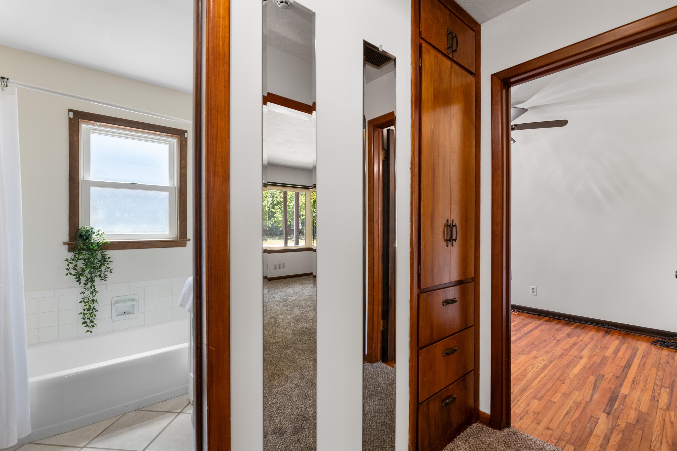 1011 W Lockwood St. Property Photo 26