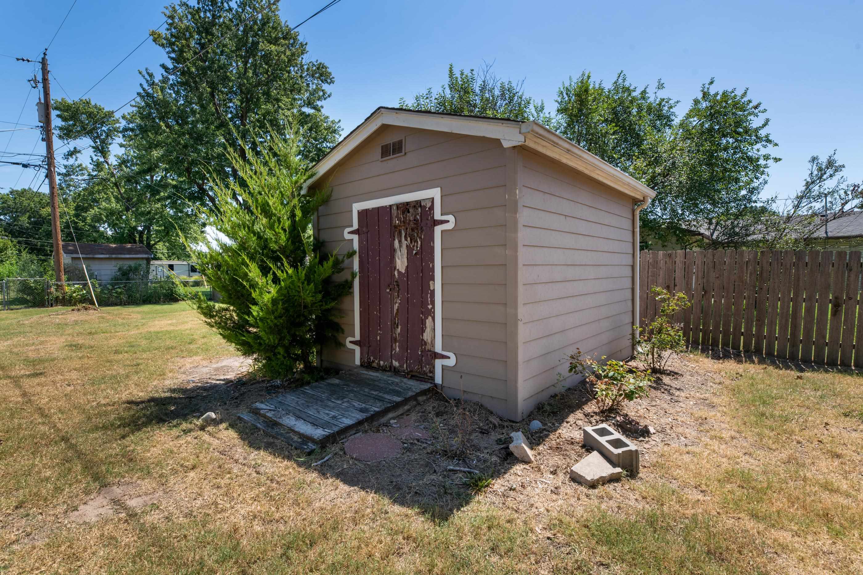 1011 W Lockwood St. Property Photo 31
