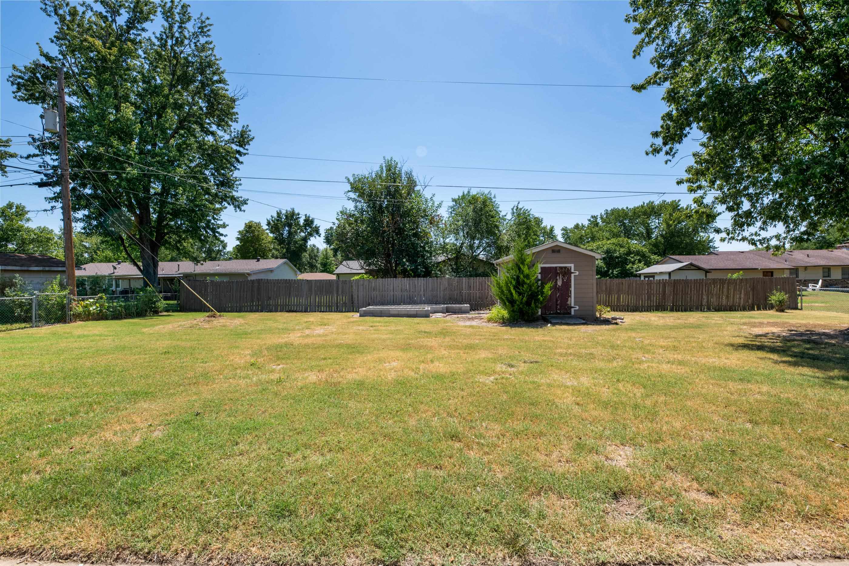 1011 W Lockwood St. Property Photo 36