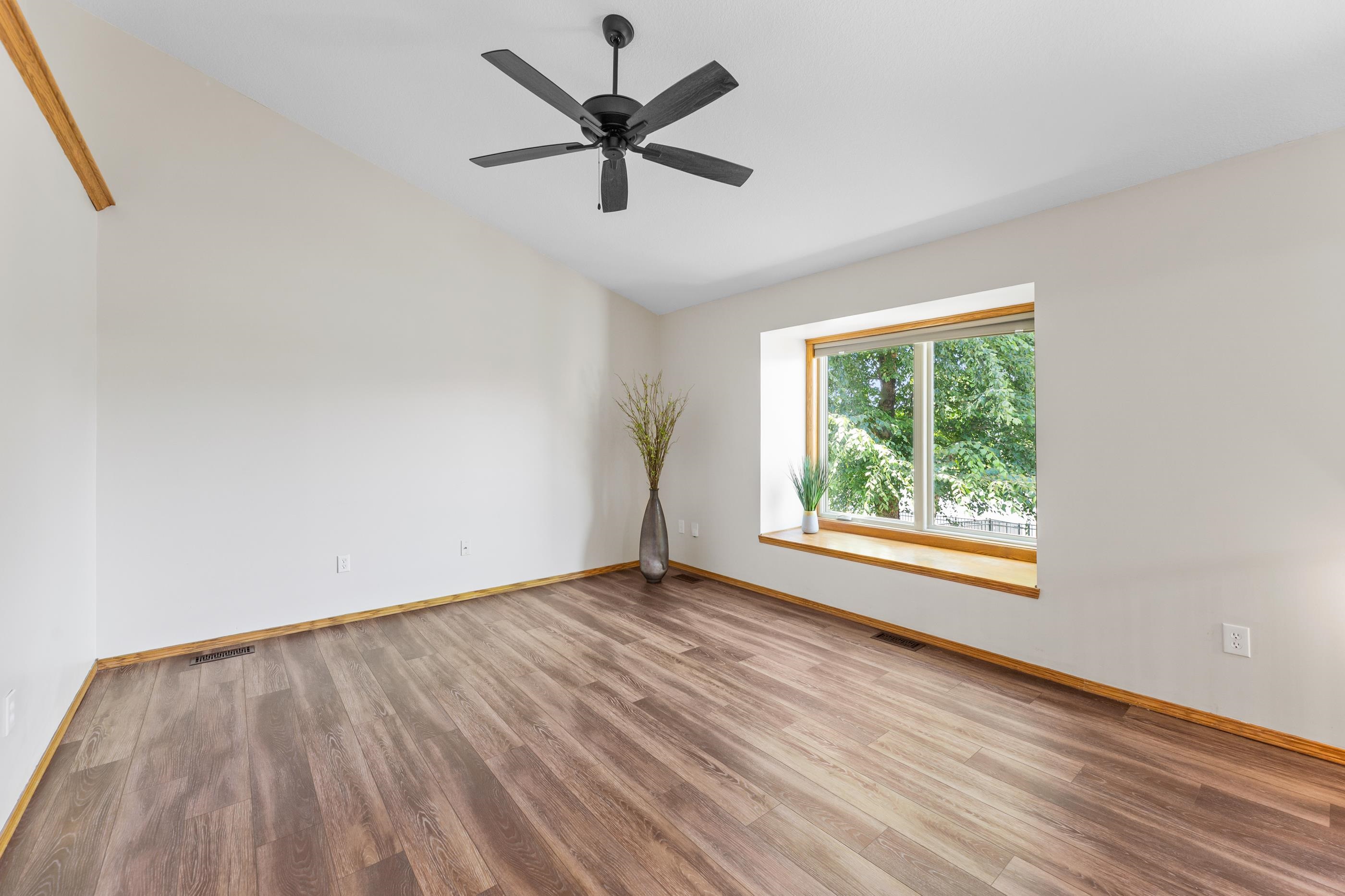 409 N Jaax St Property Photo 6