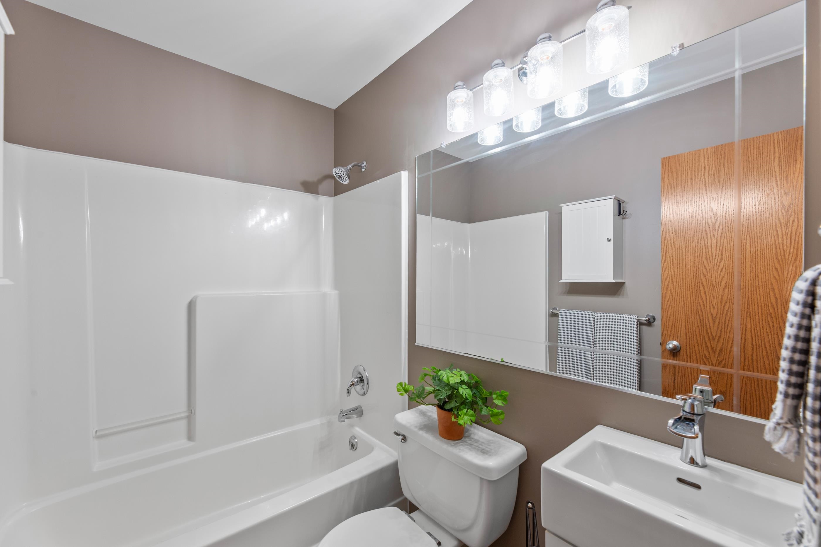 409 N Jaax St Property Photo 18
