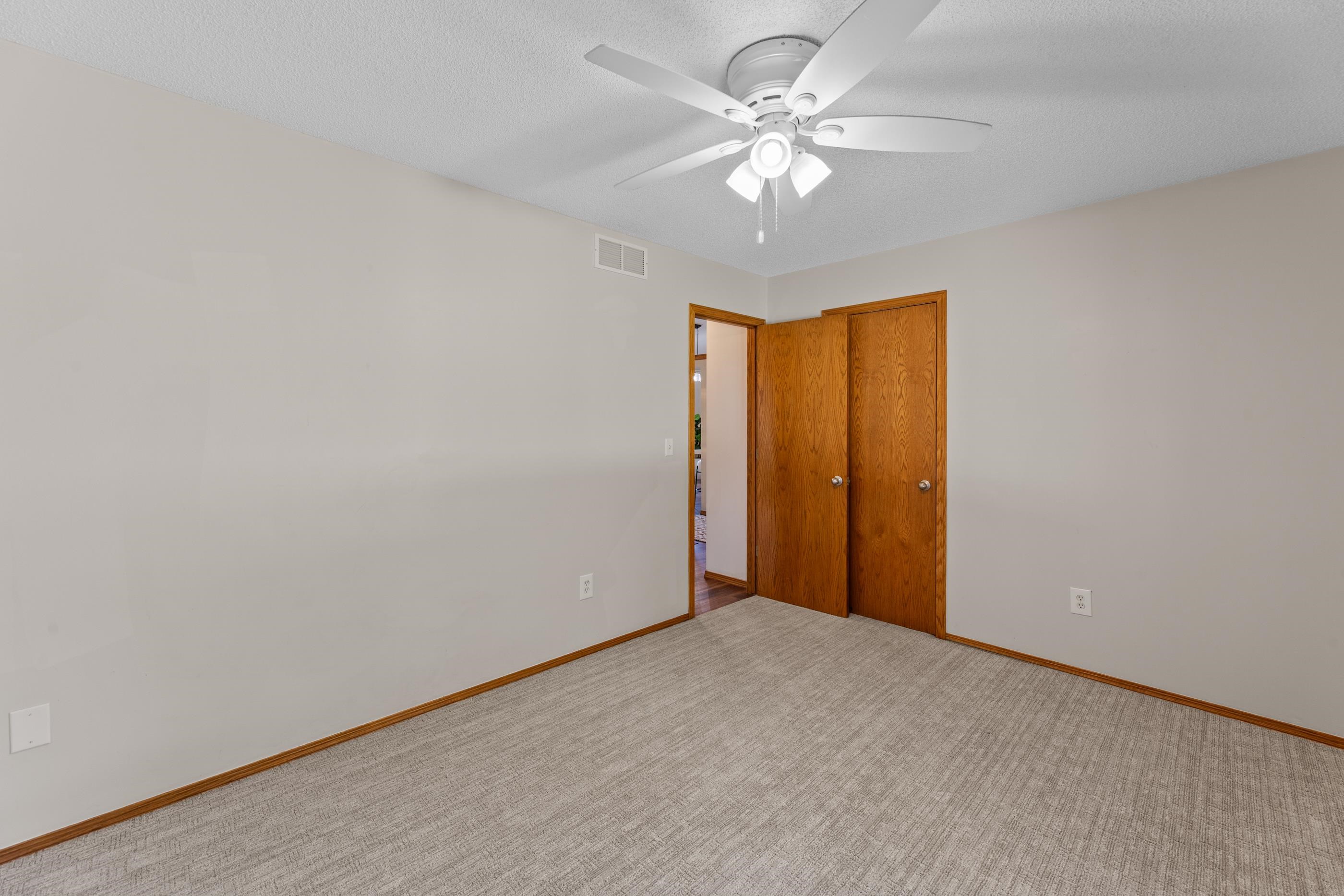 409 N Jaax St Property Photo 26