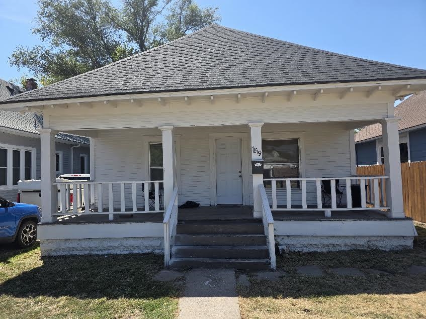 1819 W Maple Property Photo 1