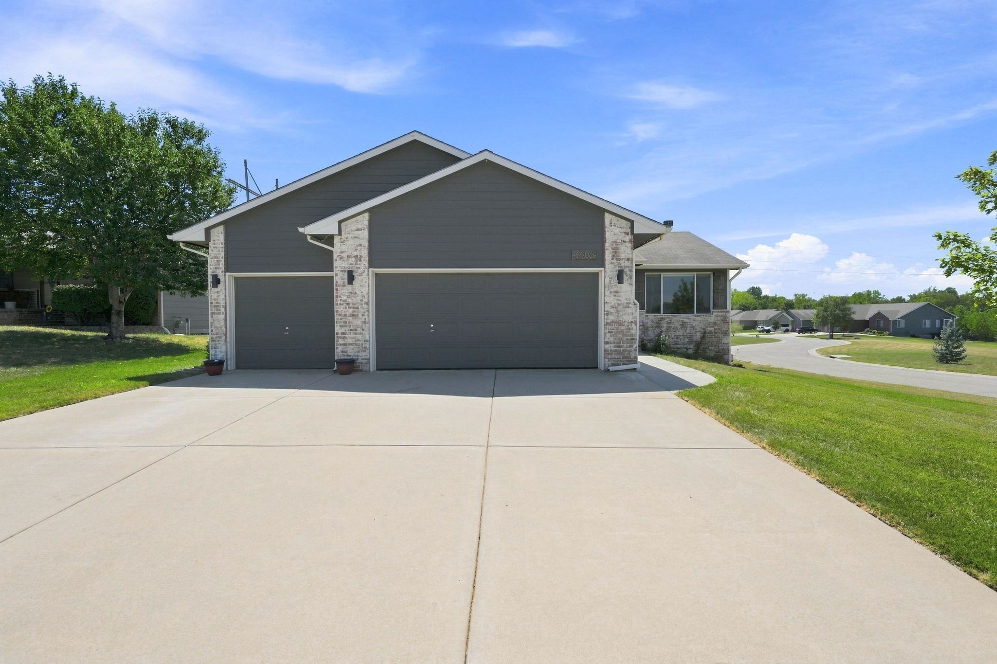 6906 N Wendell Property Photo 1