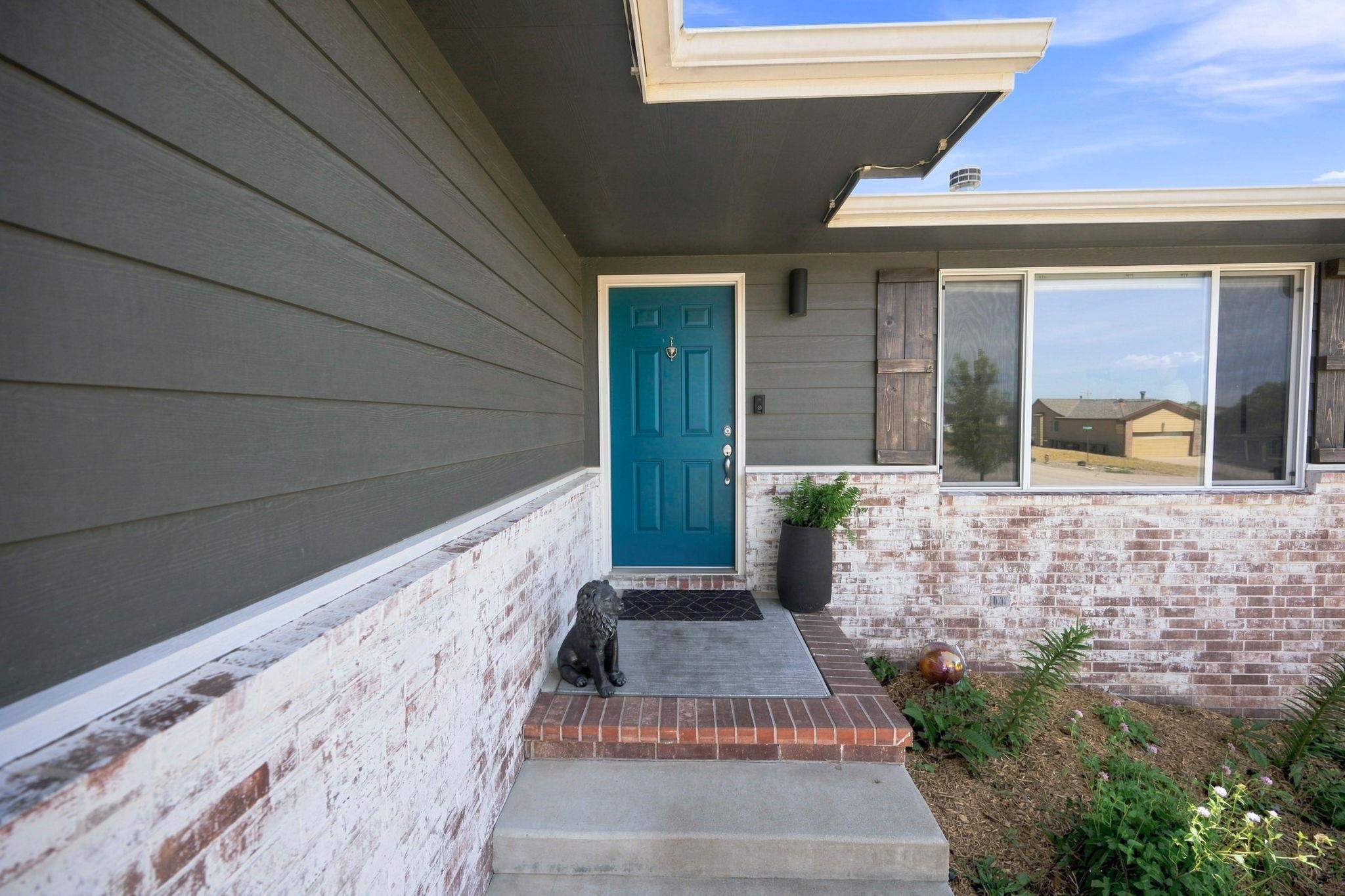 6906 N Wendell Property Photo 3