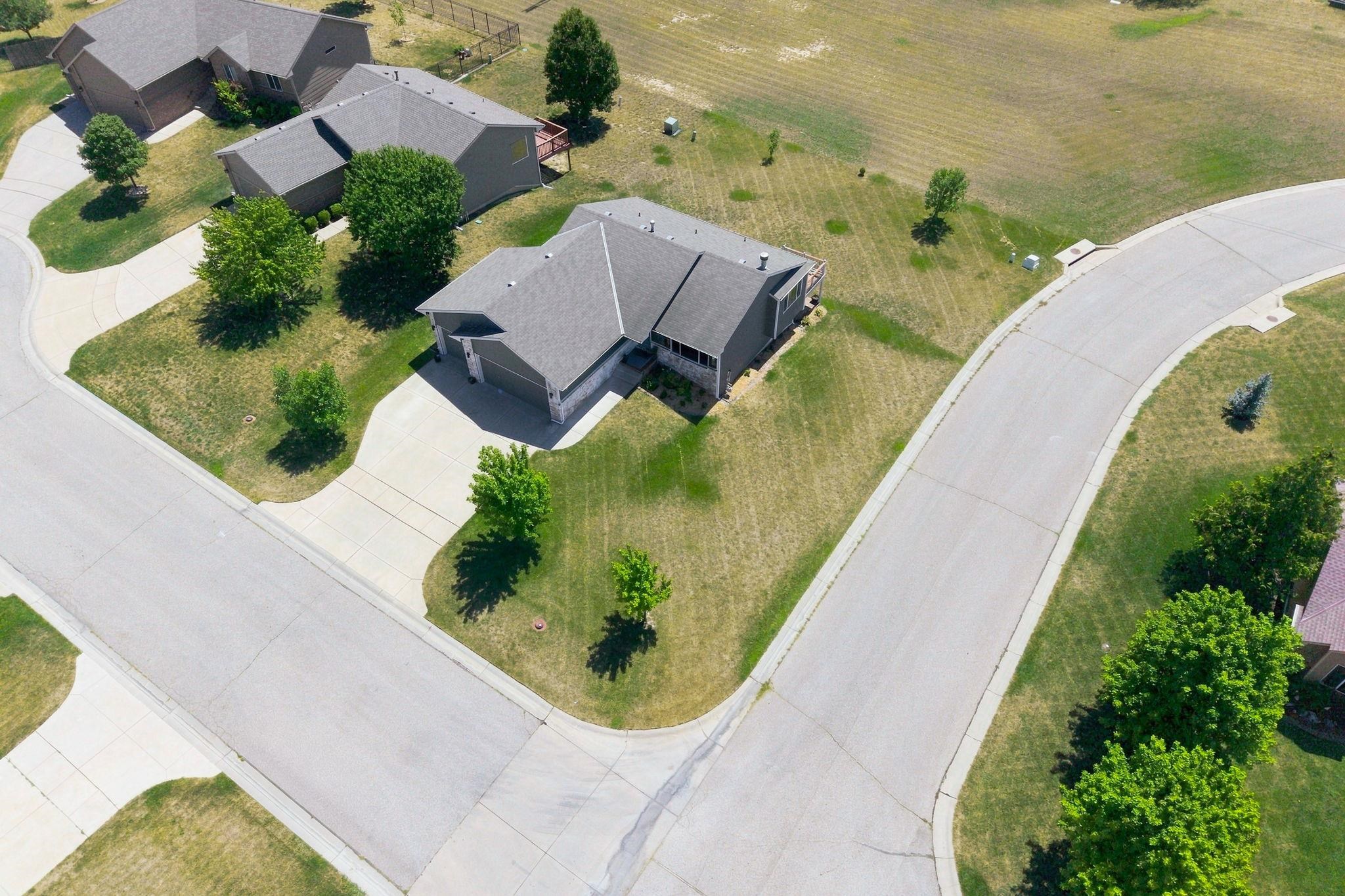 6906 N Wendell Property Photo 4