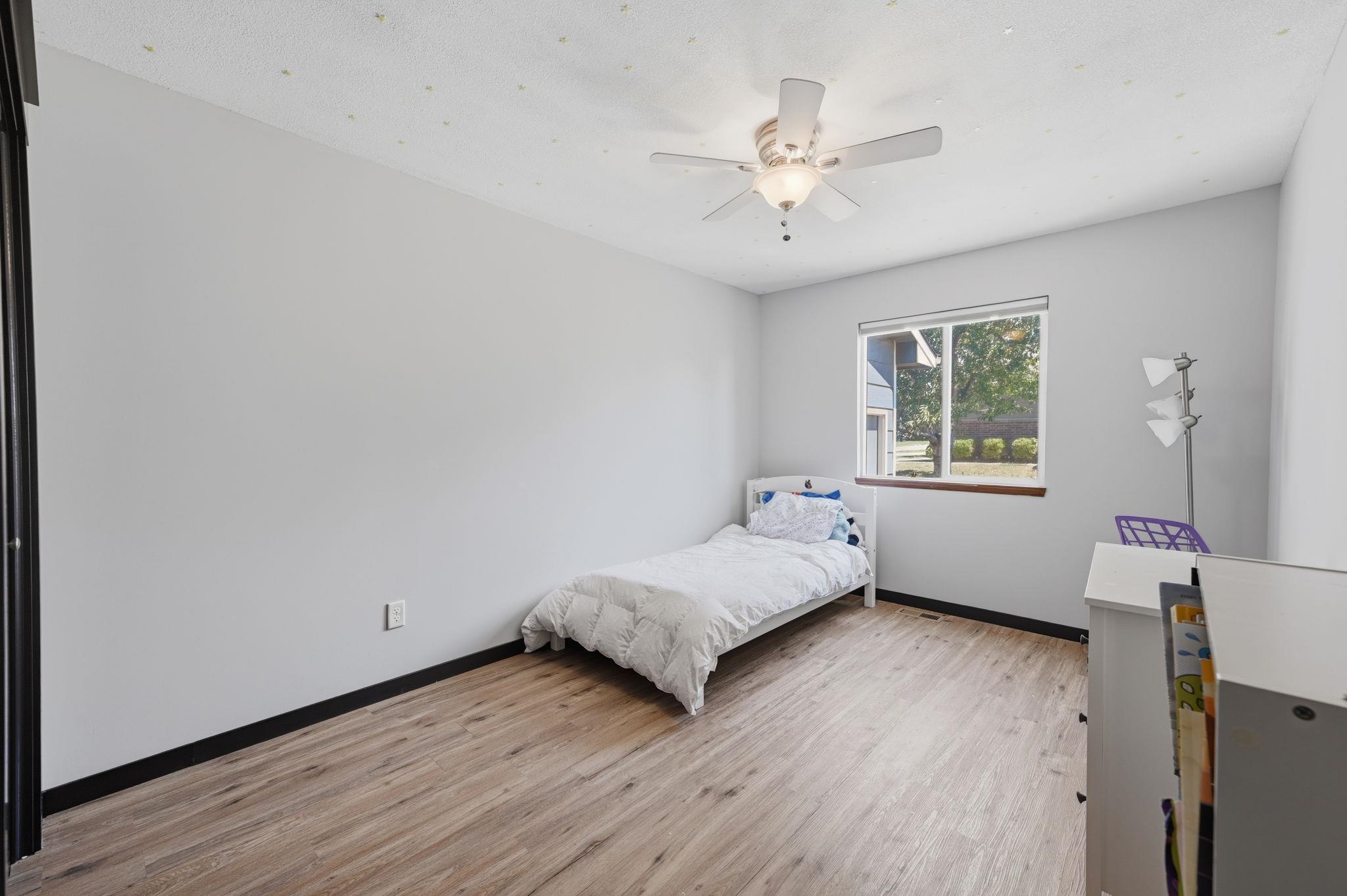 6906 N Wendell Property Photo 17
