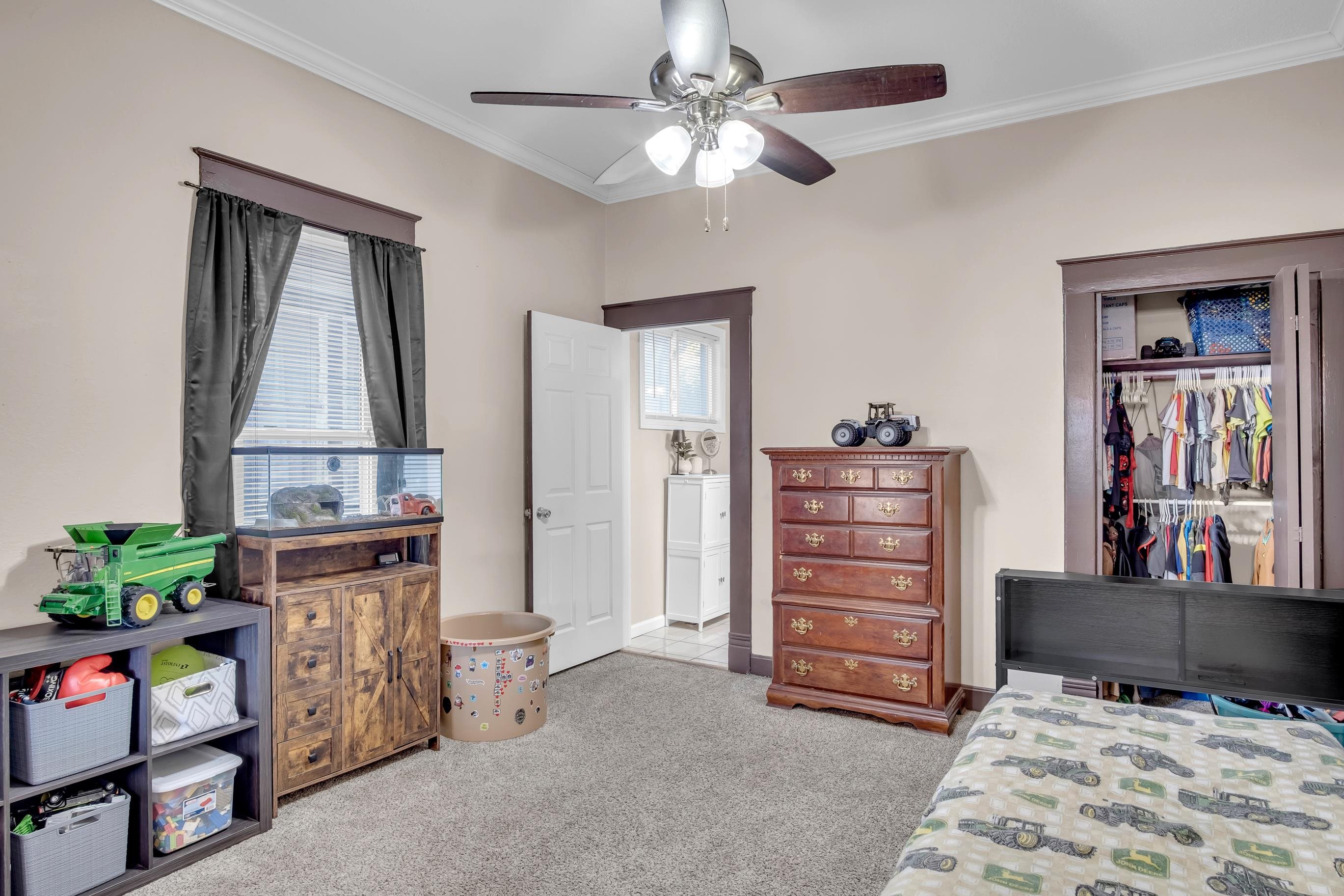 1113 N Main Property Photo 21