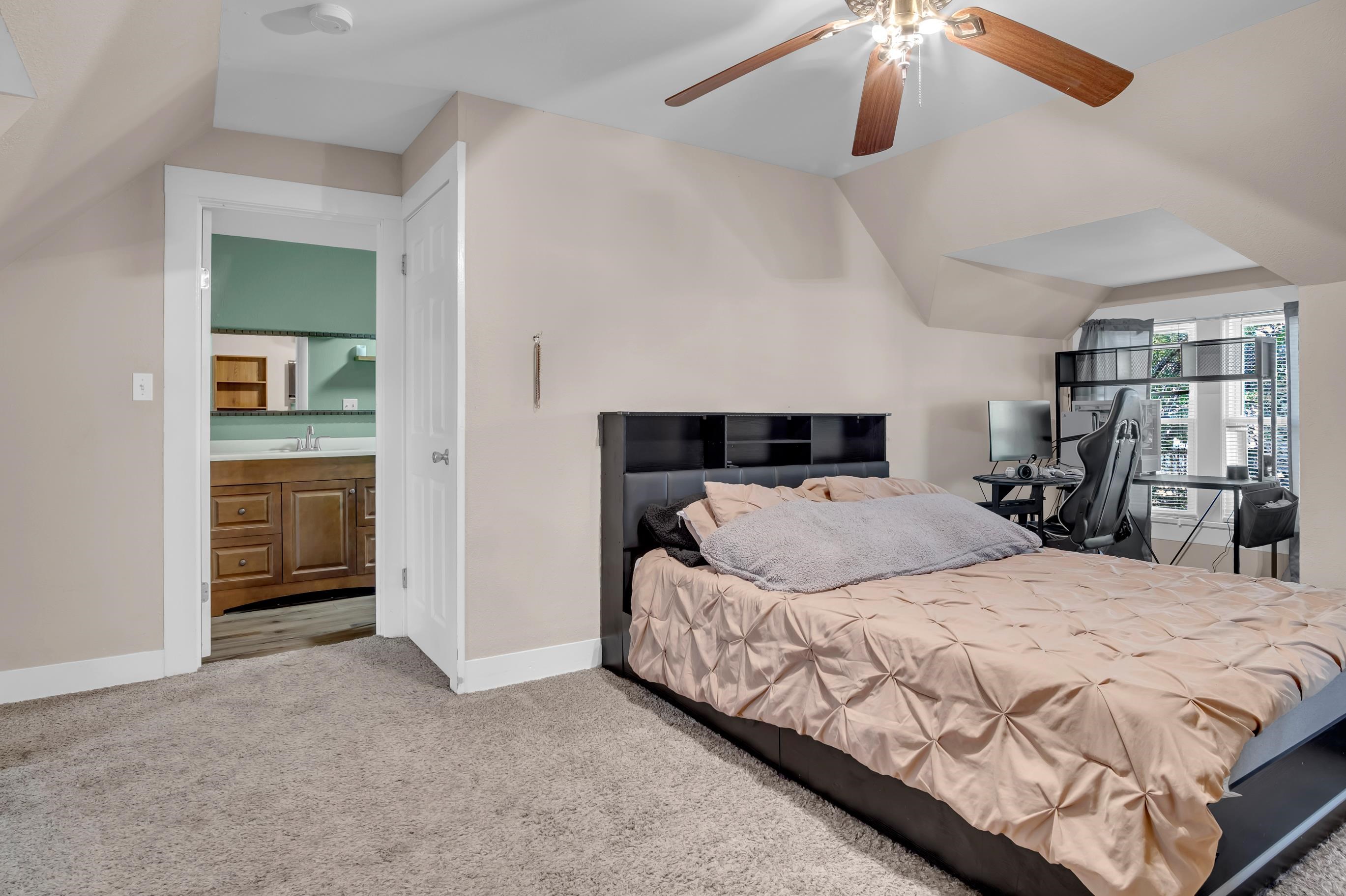 1113 N Main Property Photo 25