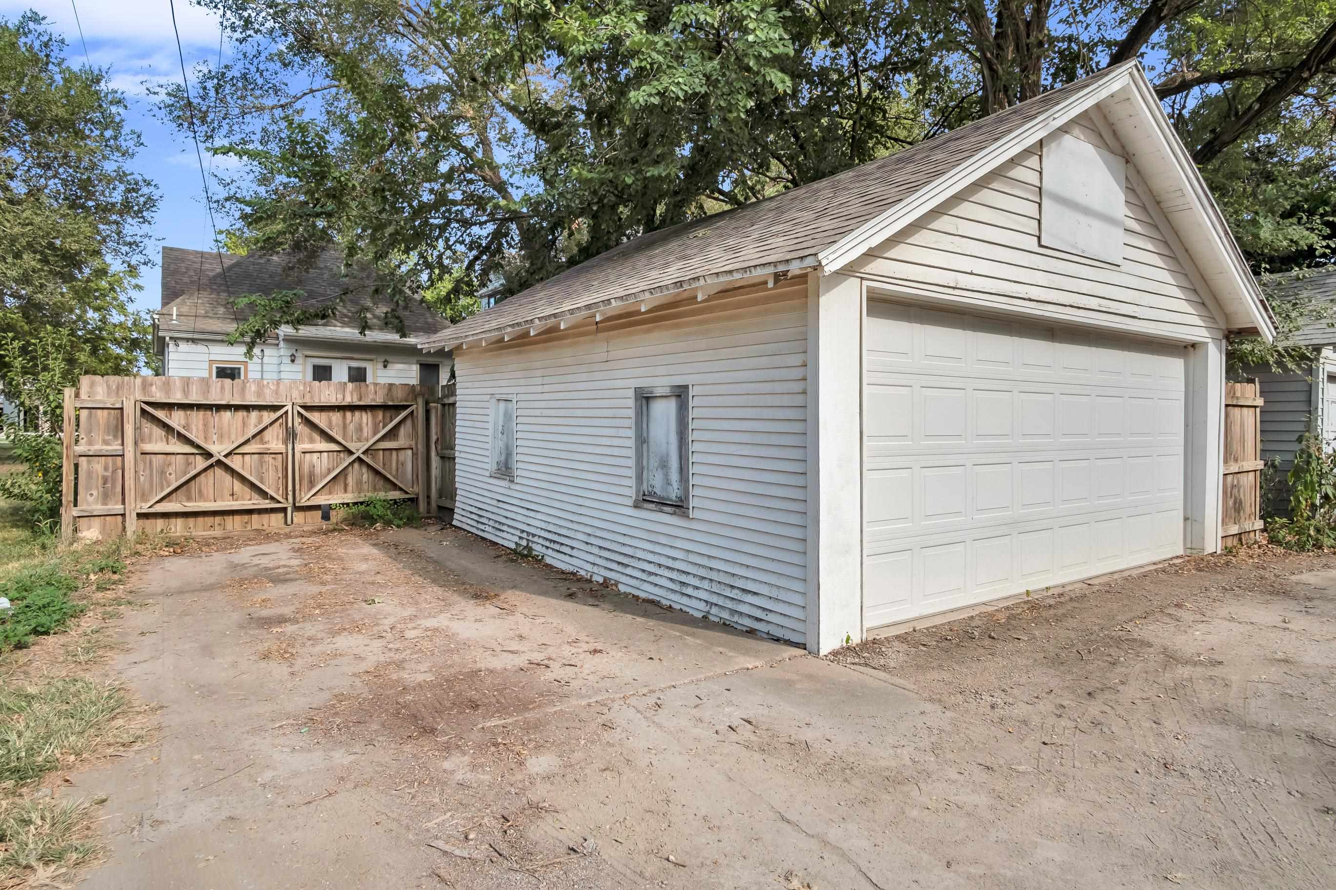 1113 N Main Property Photo 33