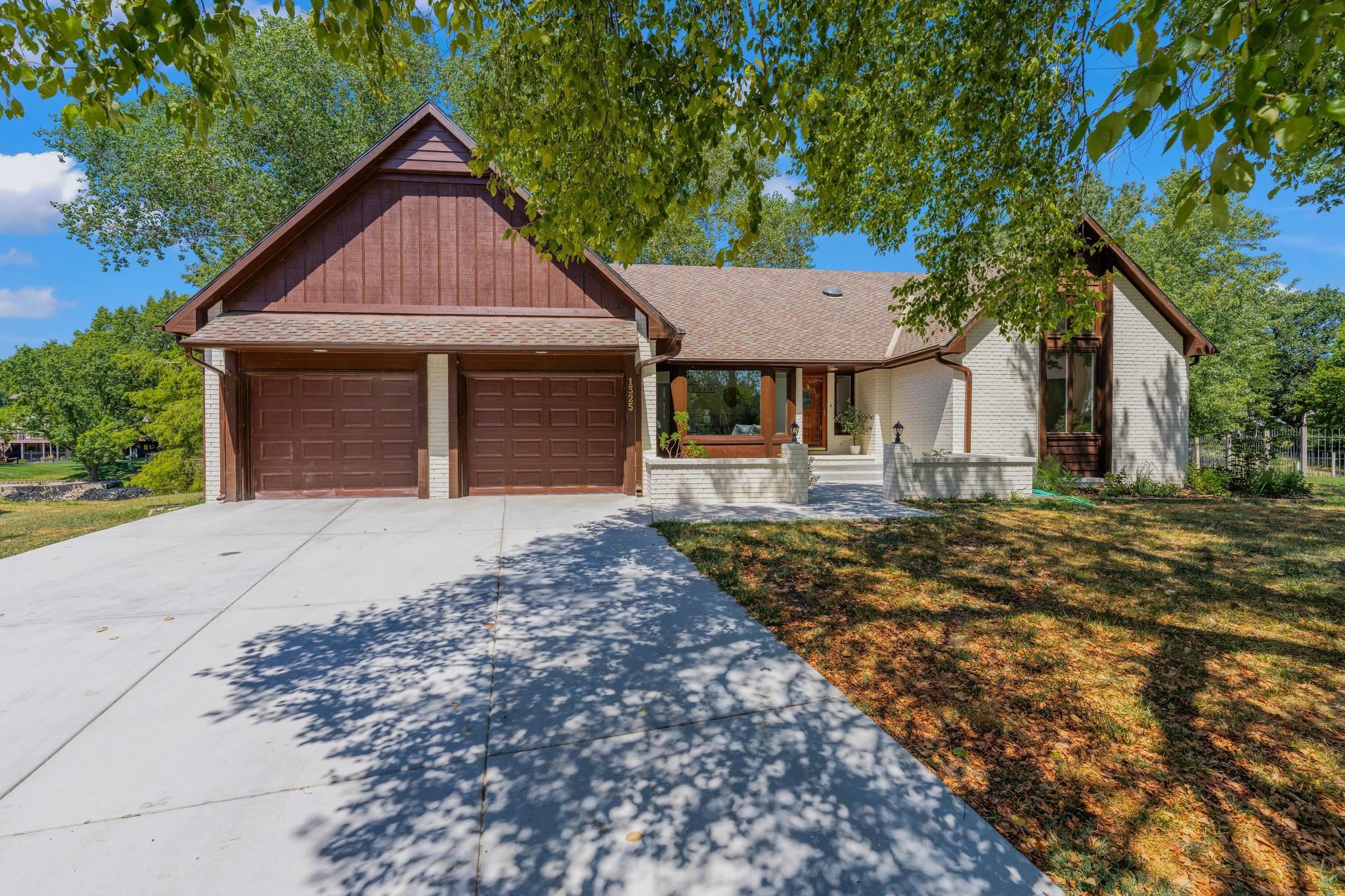 1325 N Covington Cir Property Photo 1