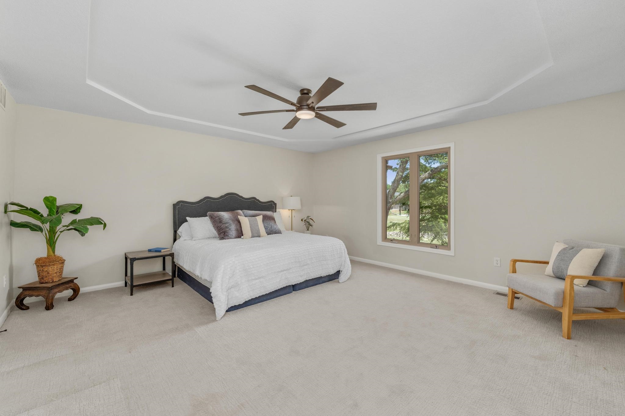 1325 N Covington Cir Property Photo 14